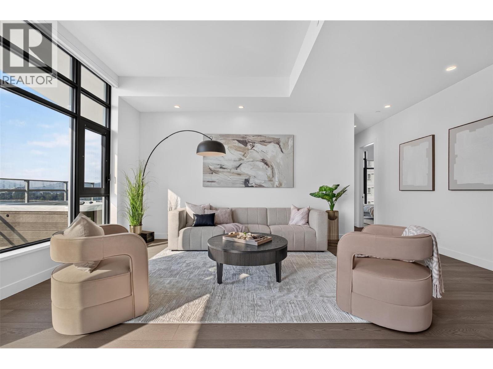 3800 Capozzi Road Unit# Ph2 Property Photo 8