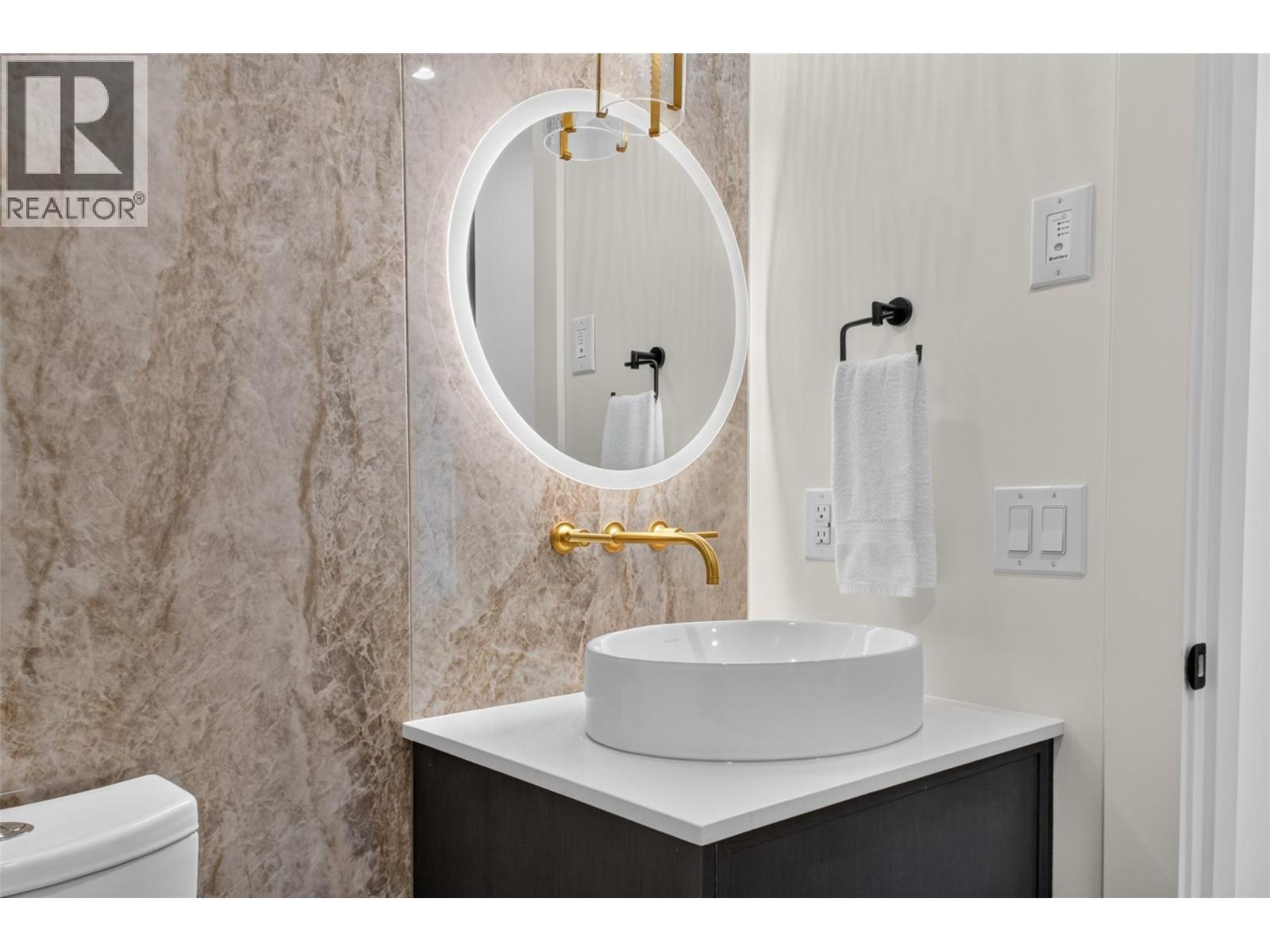 3800 Capozzi Road Unit# Ph2 Property Photo 9