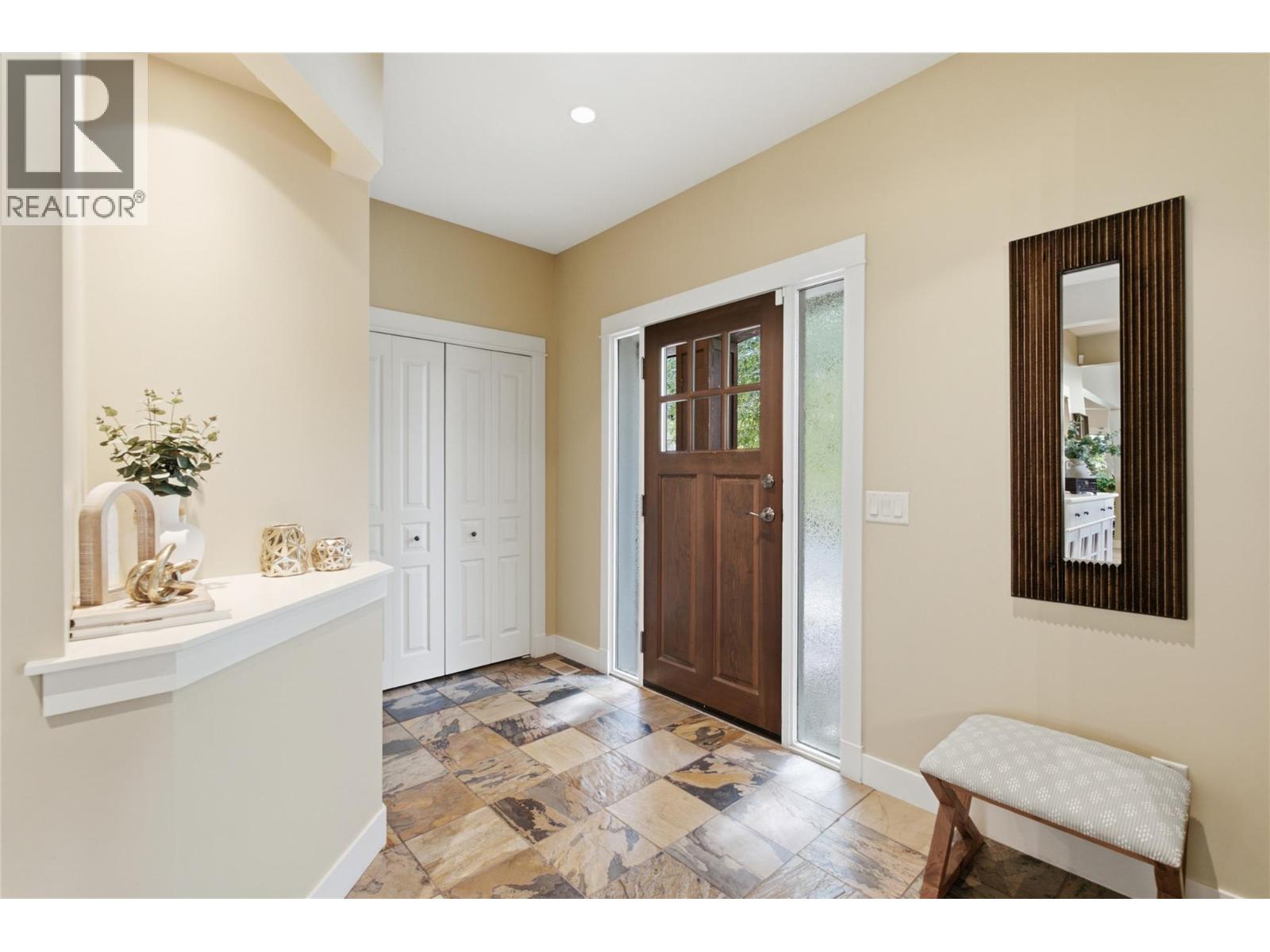 746 Long Ridge Drive S Property Photo 5