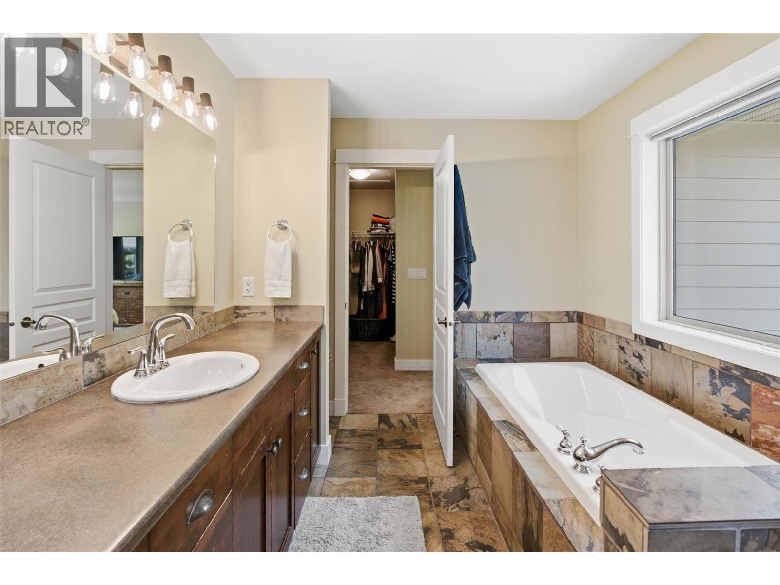 746 Long Ridge Drive S Property Photo 30