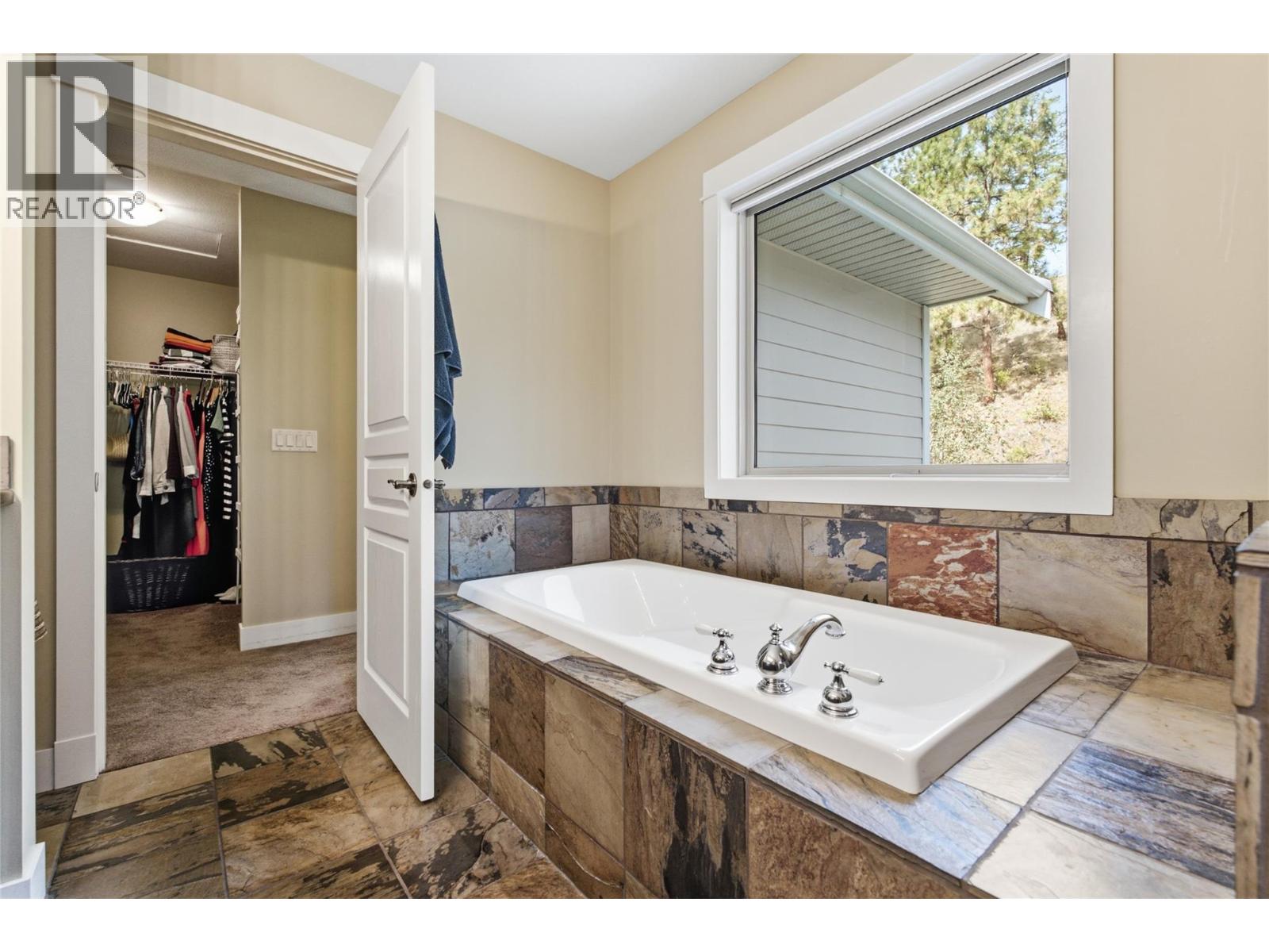 746 Long Ridge Drive S Property Photo 31
