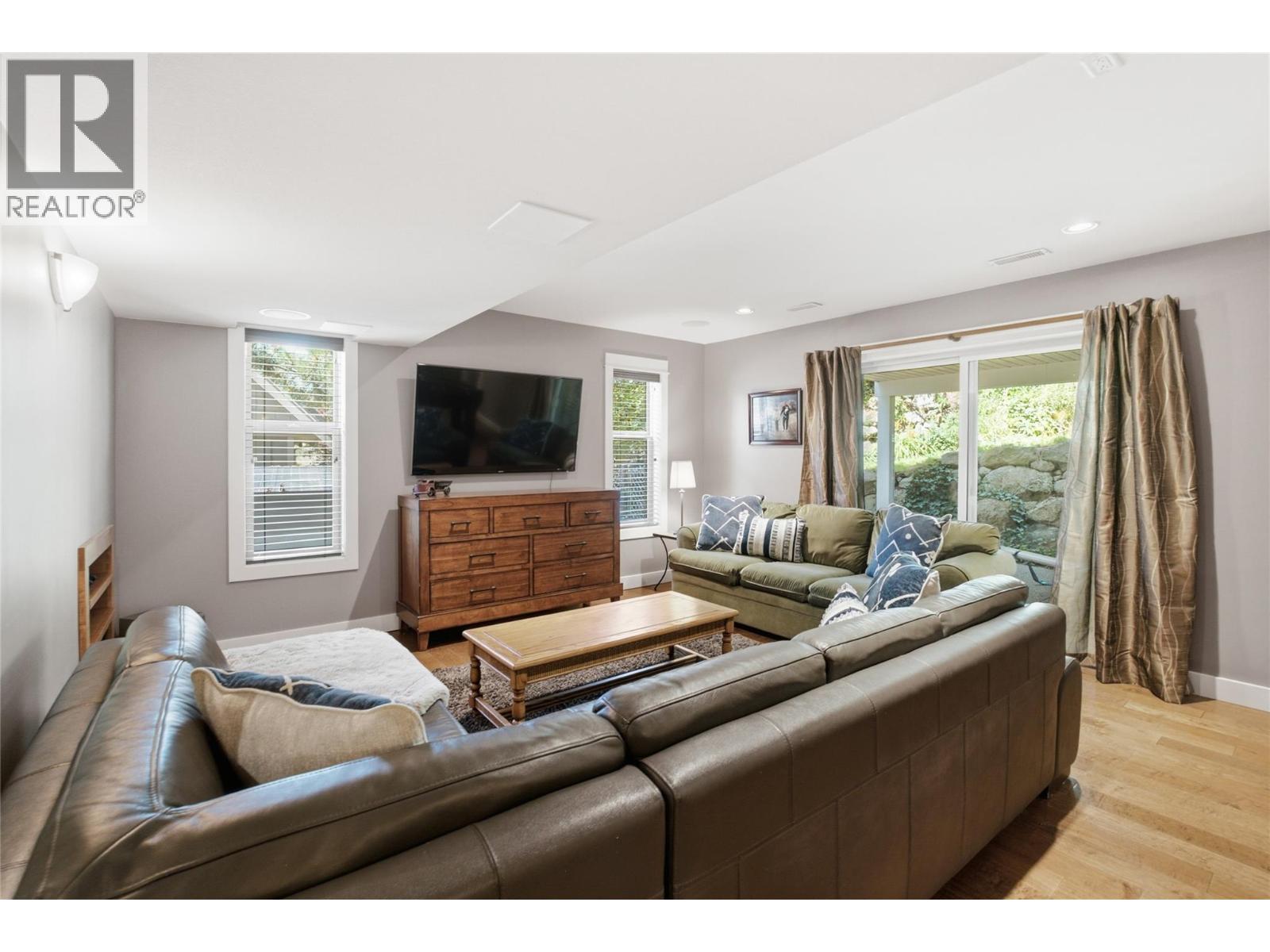 746 Long Ridge Drive S Property Photo 46