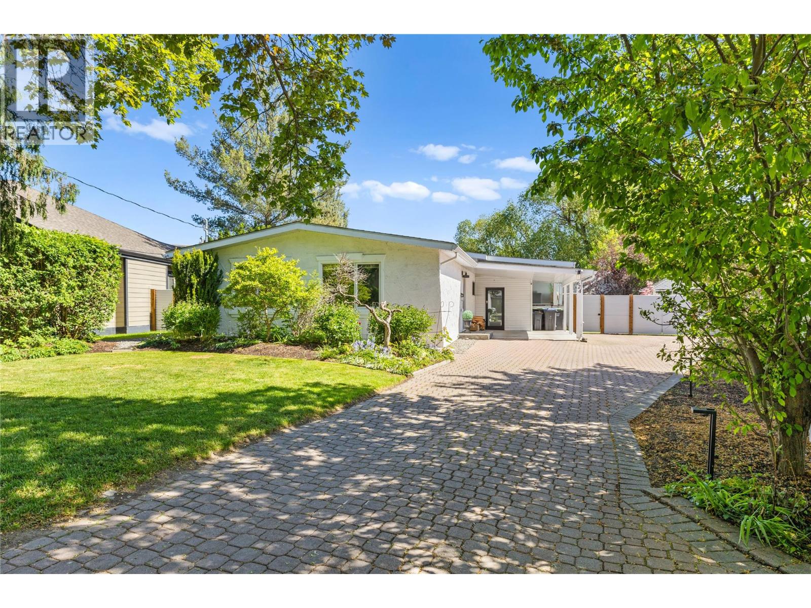 624 Armour Crescent Property Photo 46