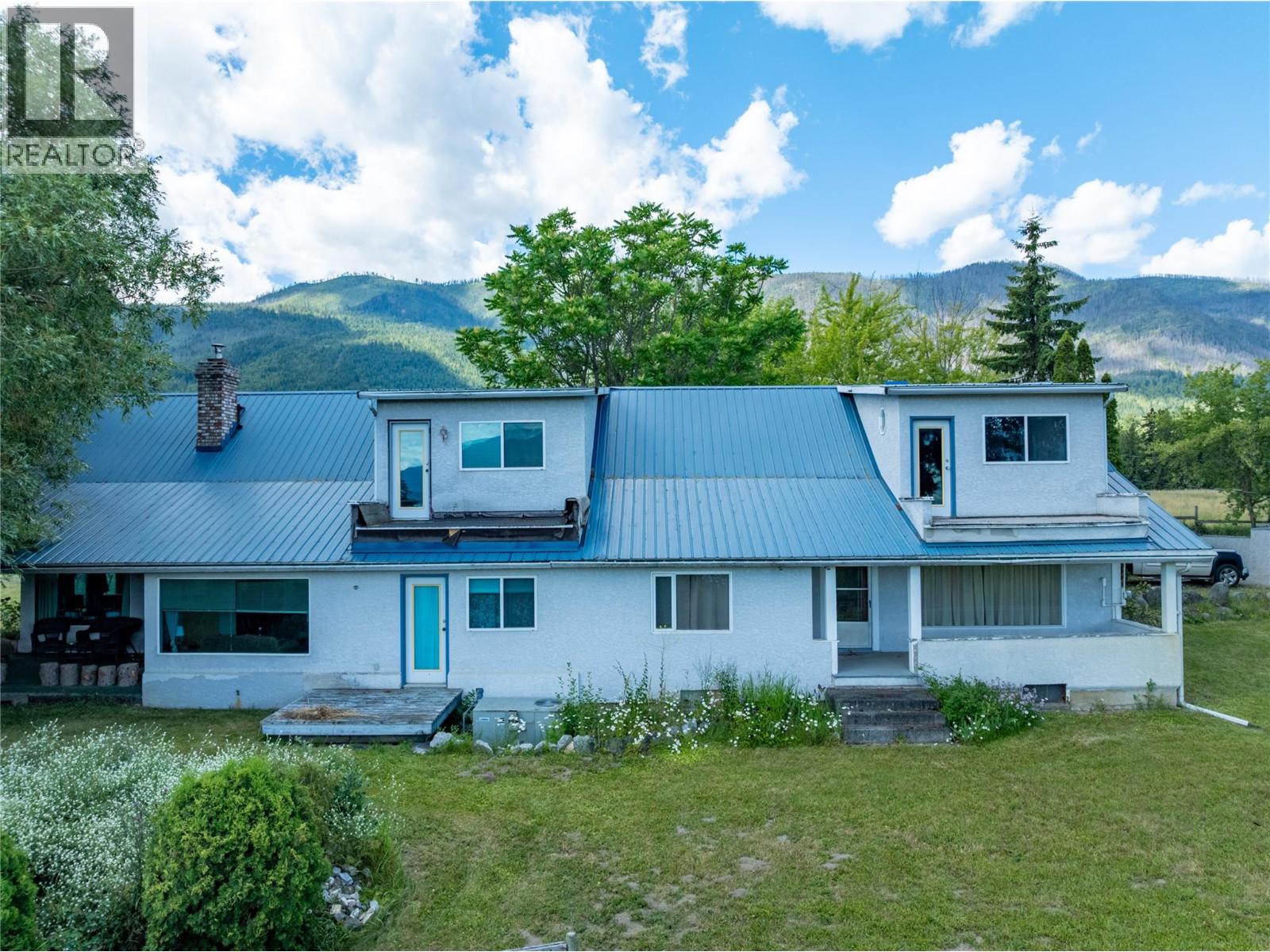 1102 Trans Canada Highway Property Photo 3