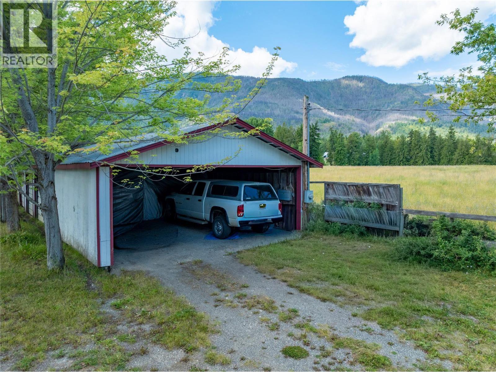 1102 Trans Canada Highway Property Photo 5
