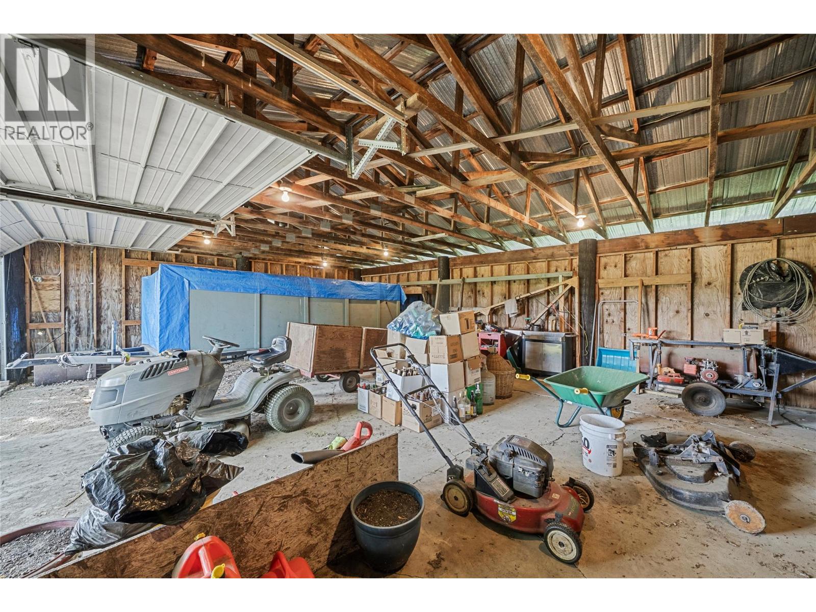 1102 Trans Canada Highway Property Photo 7