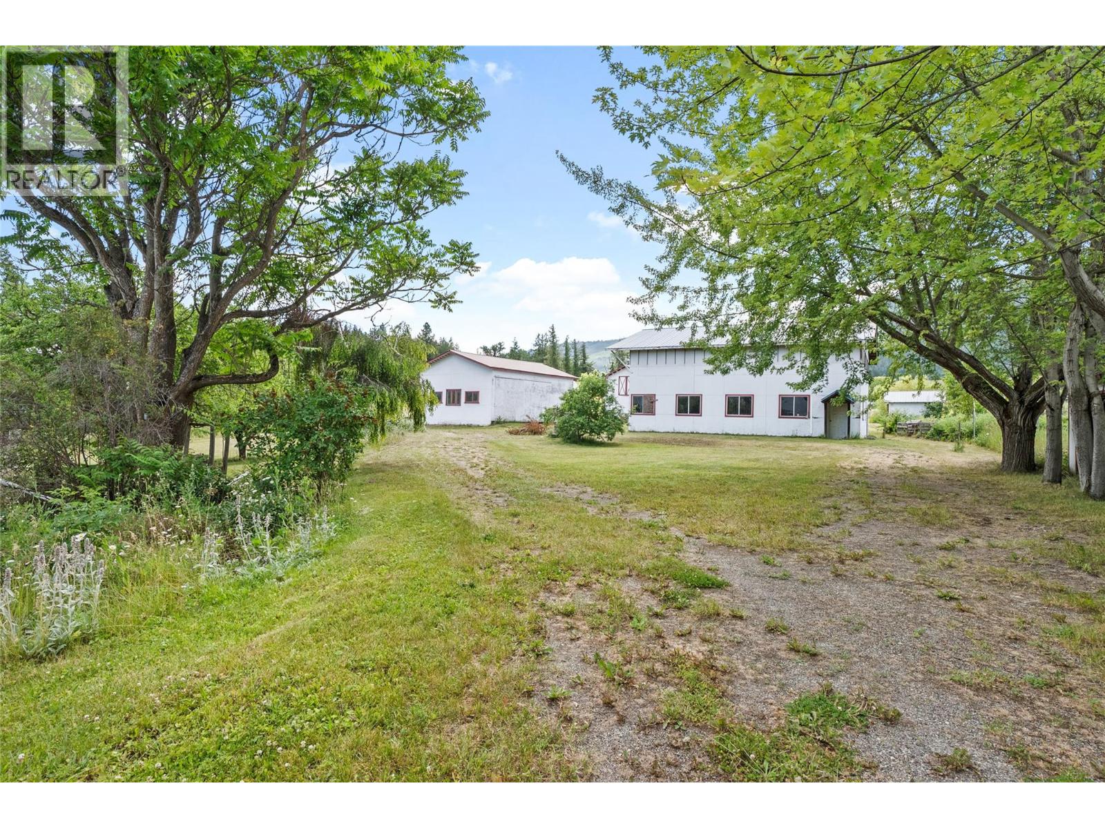 1102 Trans Canada Highway Property Photo 9