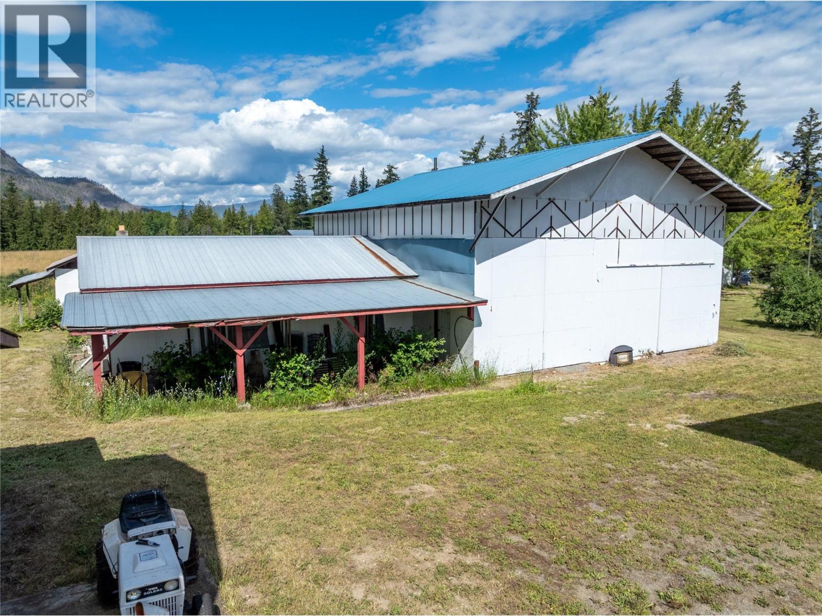 1102 Trans Canada Highway Property Photo 21