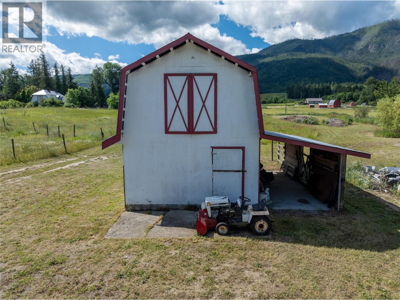 1102 Trans Canada Highway Property Photo 24