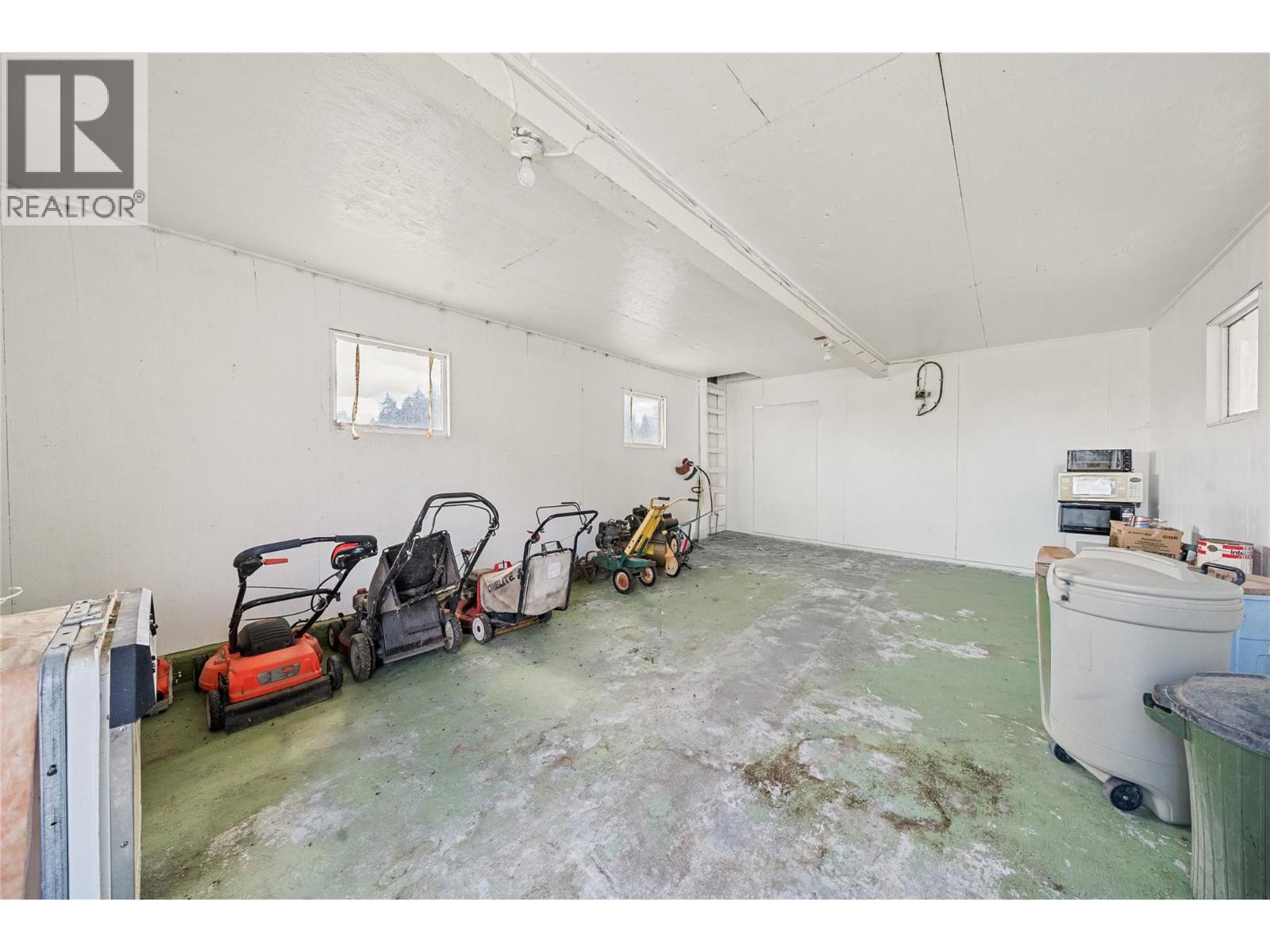 1102 Trans Canada Highway Property Photo 25