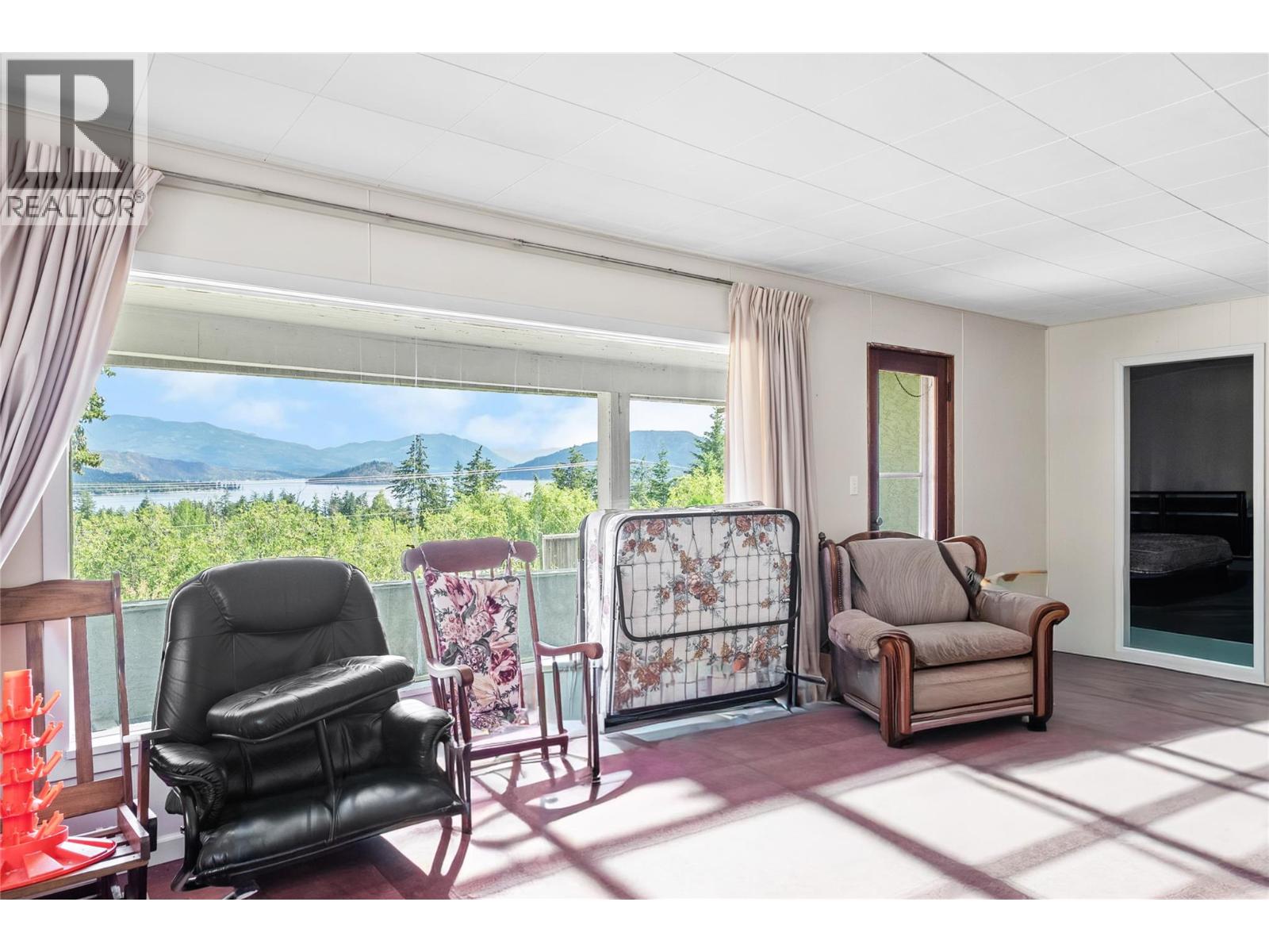 1102 Trans Canada Highway Property Photo 29