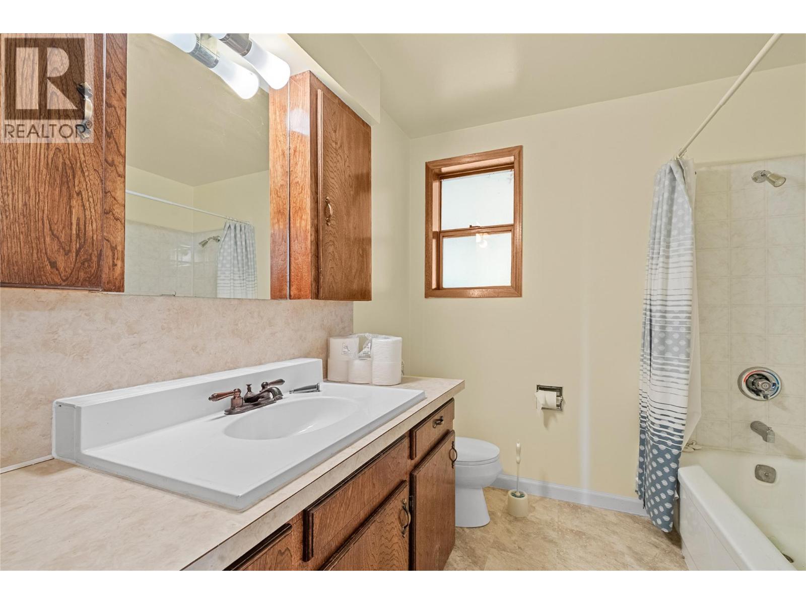 1102 Trans Canada Highway Property Photo 34