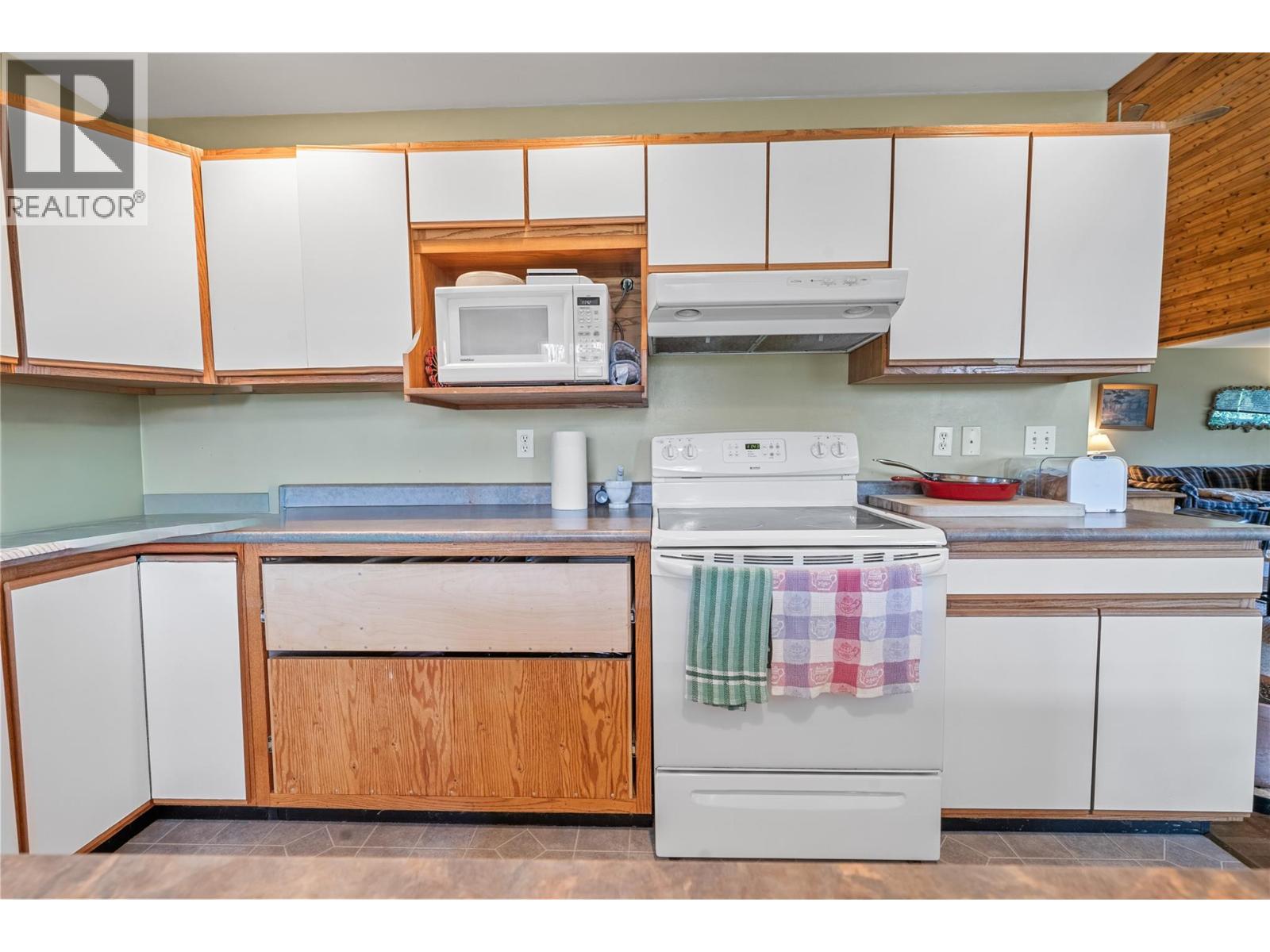 1102 Trans Canada Highway Property Photo 57