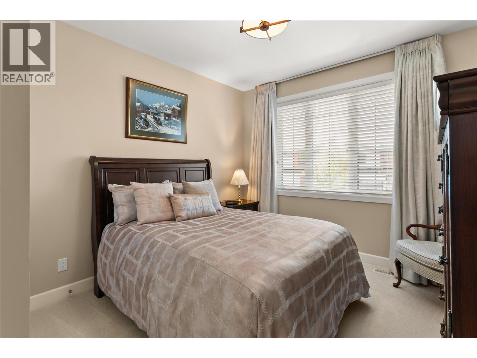 165 Summer Wood Drive Property Photo 8