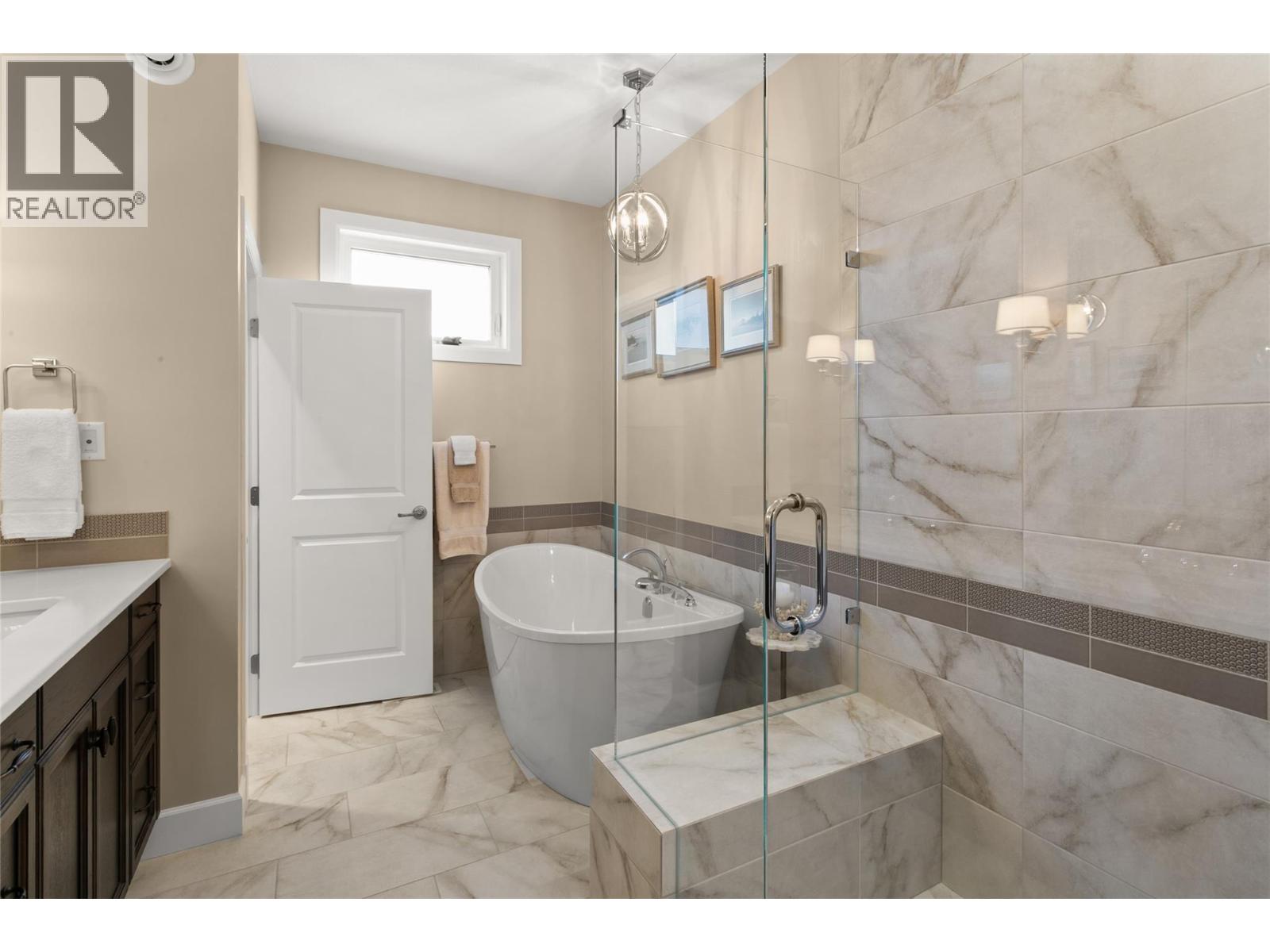 165 Summer Wood Drive Property Photo 12