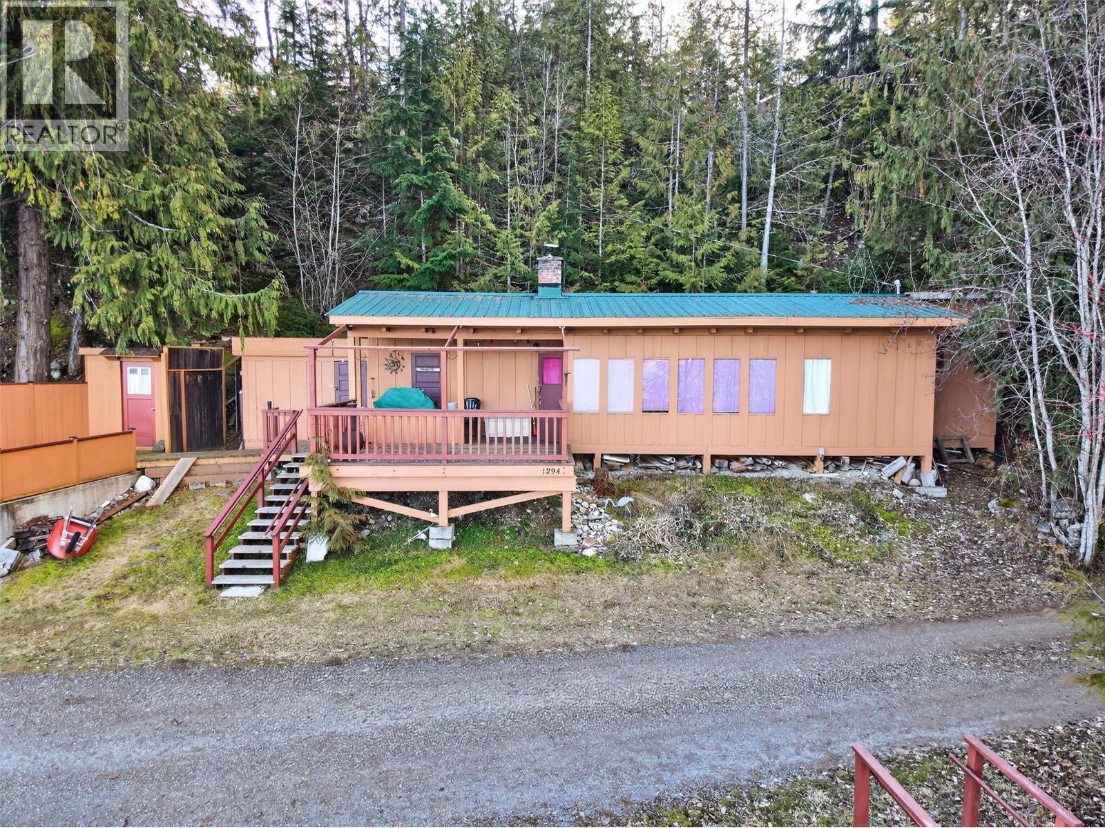 1294 Green Road Property Photo 1
