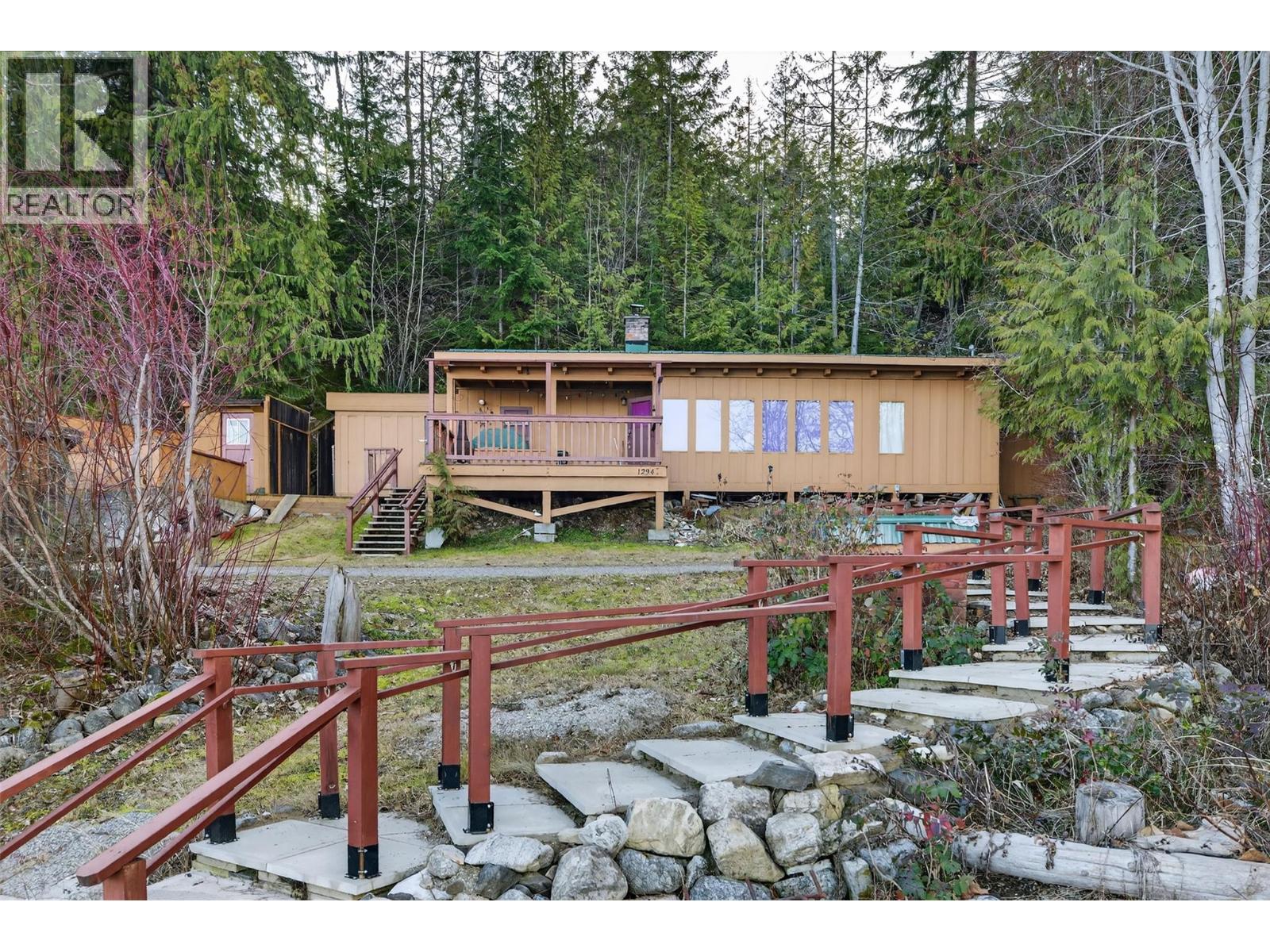 1294 Green Road Property Photo 2