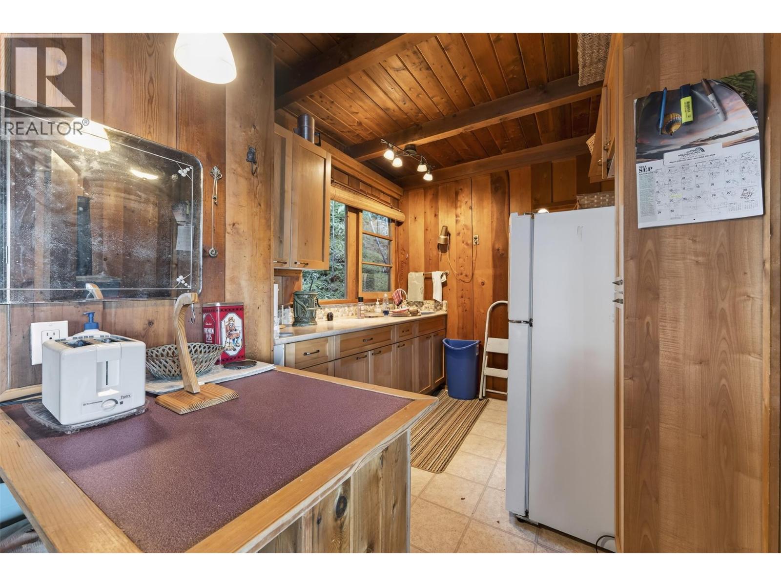 1294 Green Road Property Photo 11
