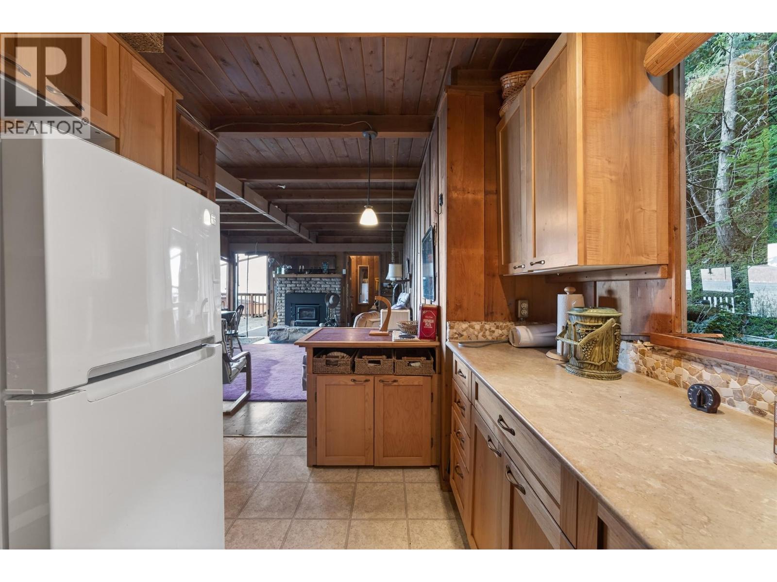 1294 Green Road Property Photo 13