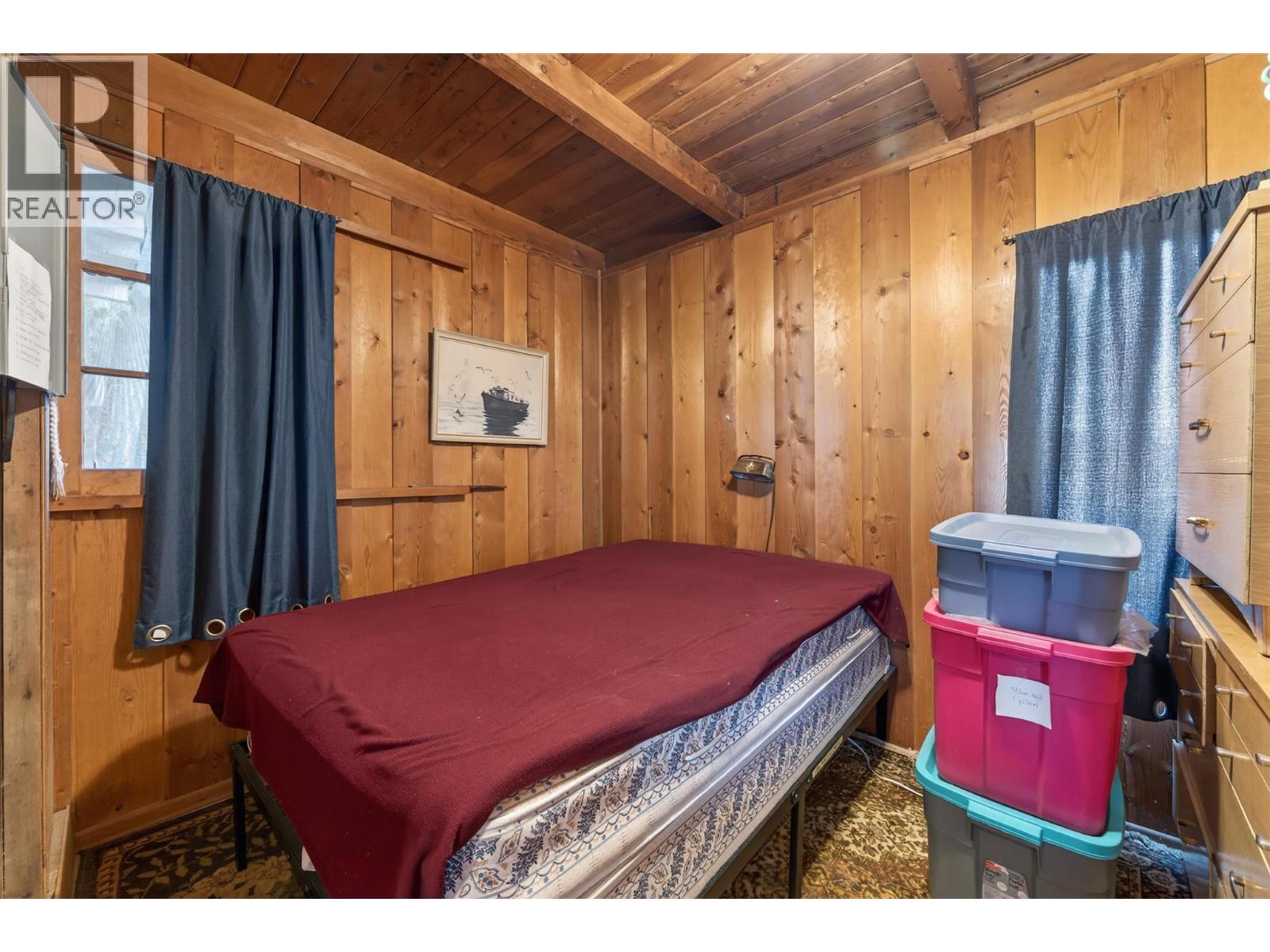 1294 Green Road Property Photo 14