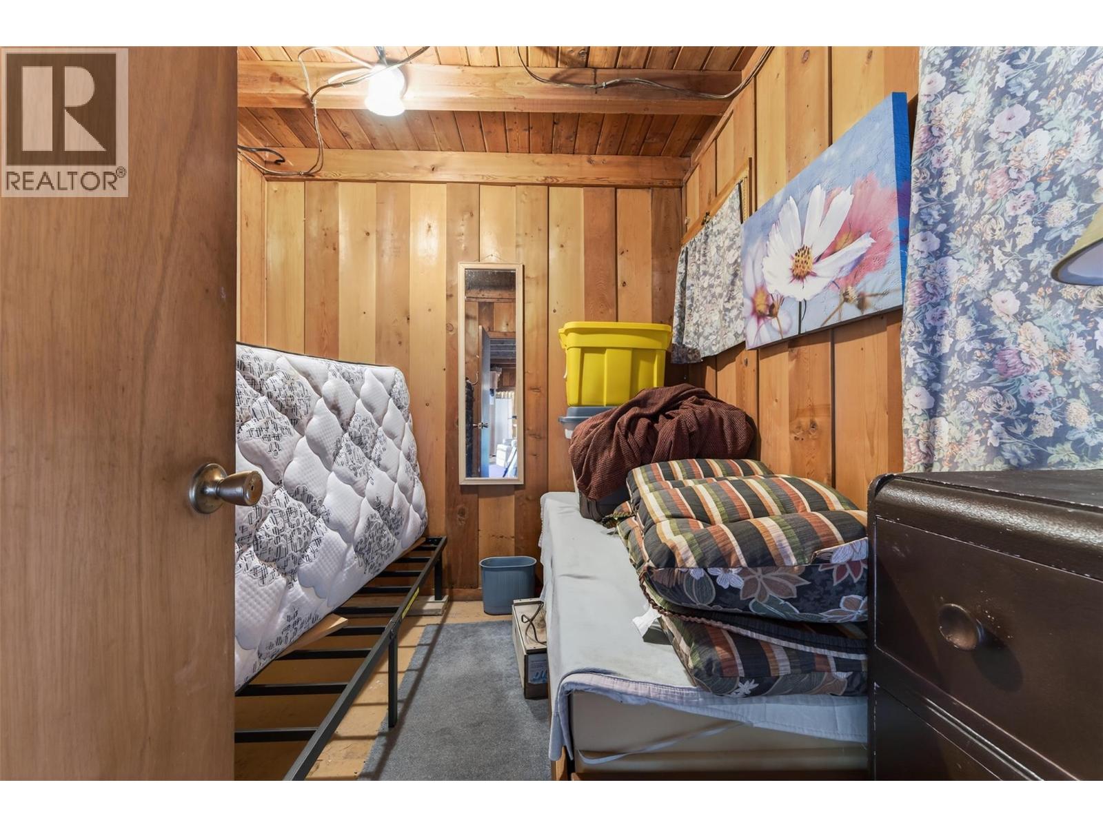 1294 Green Road Property Photo 15