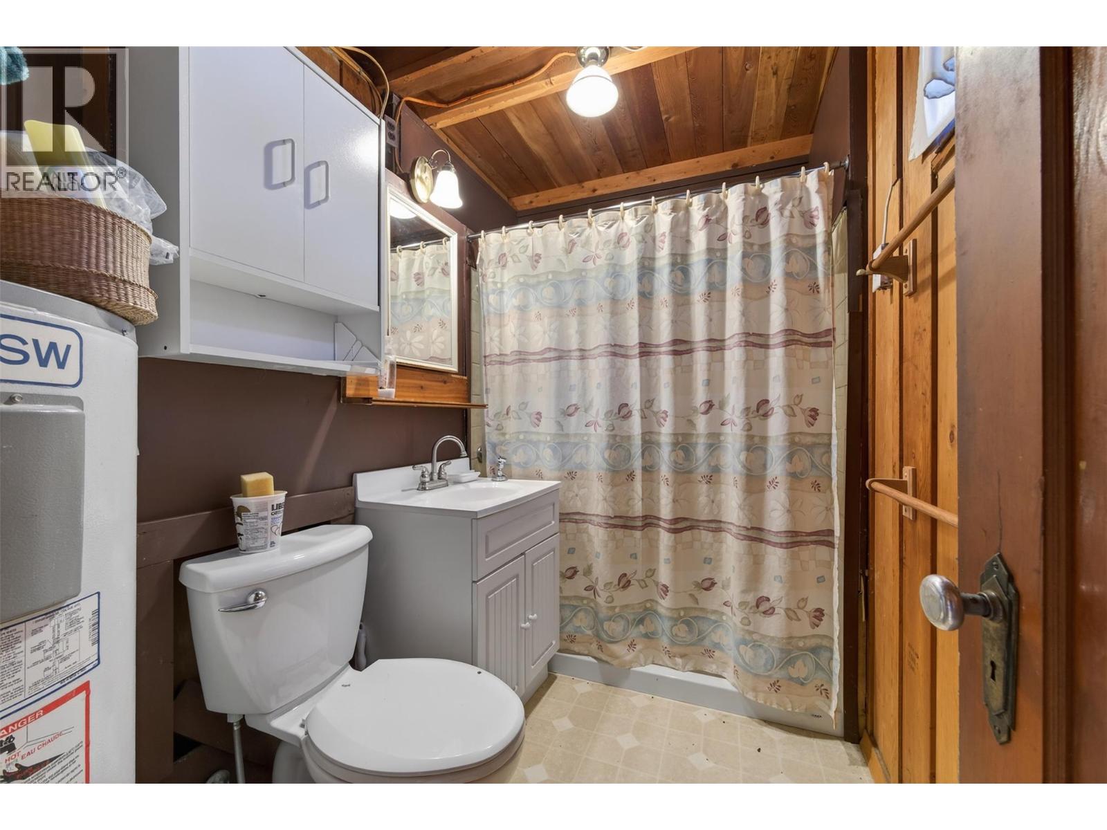 1294 Green Road Property Photo 16