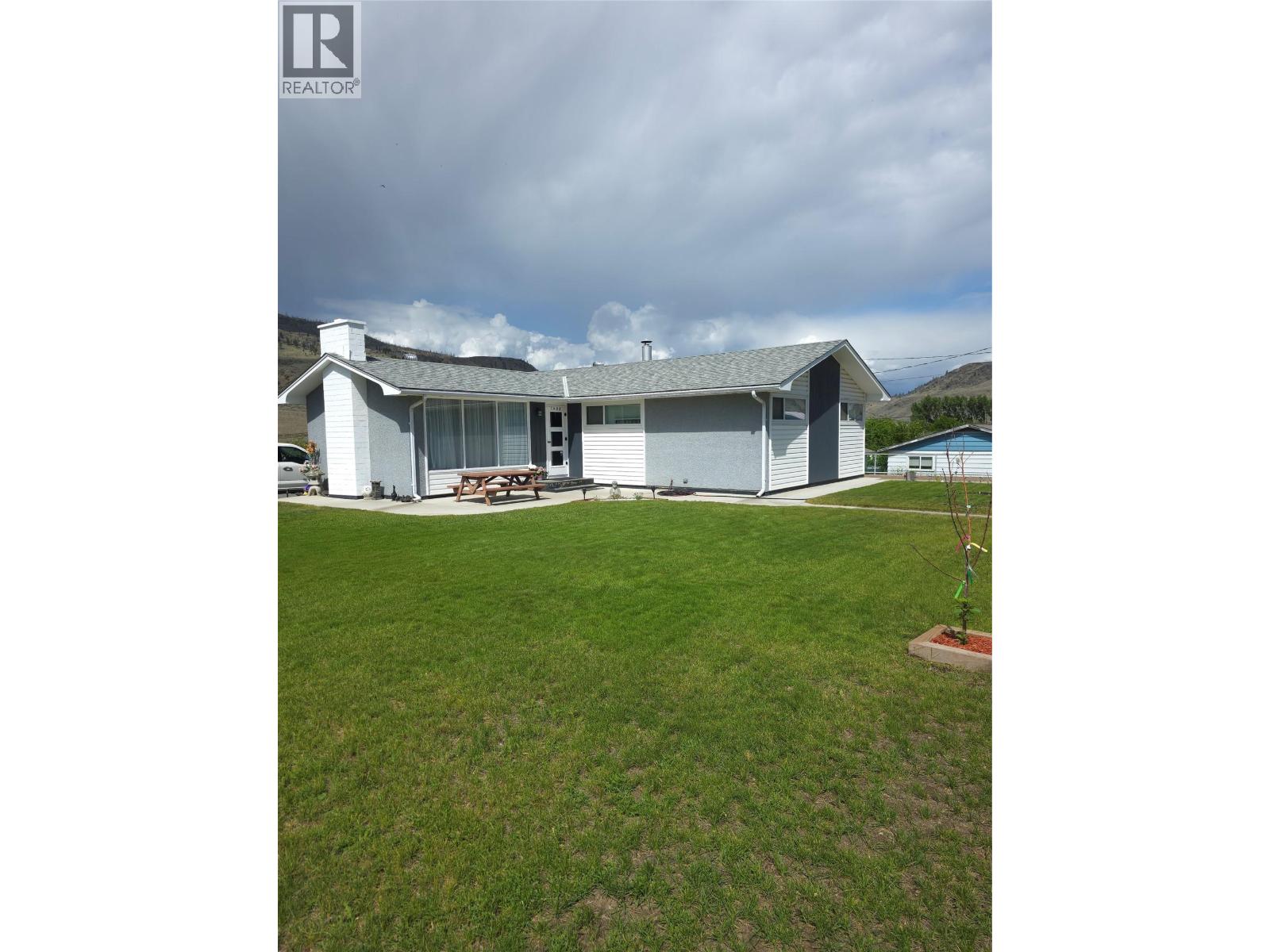 1408 Quartz Road Property Photo 1