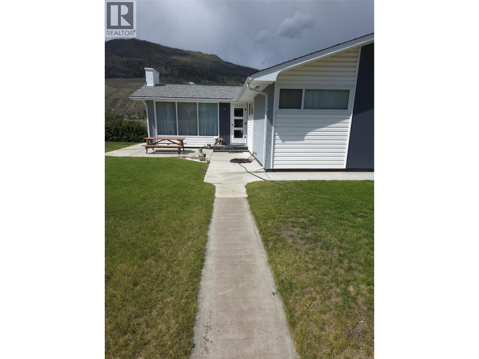 1408 Quartz Road Property Photo 2