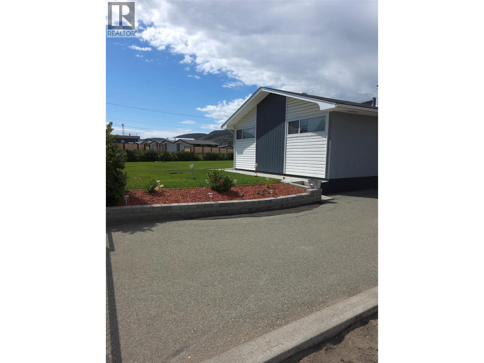 1408 Quartz Road Property Photo 4