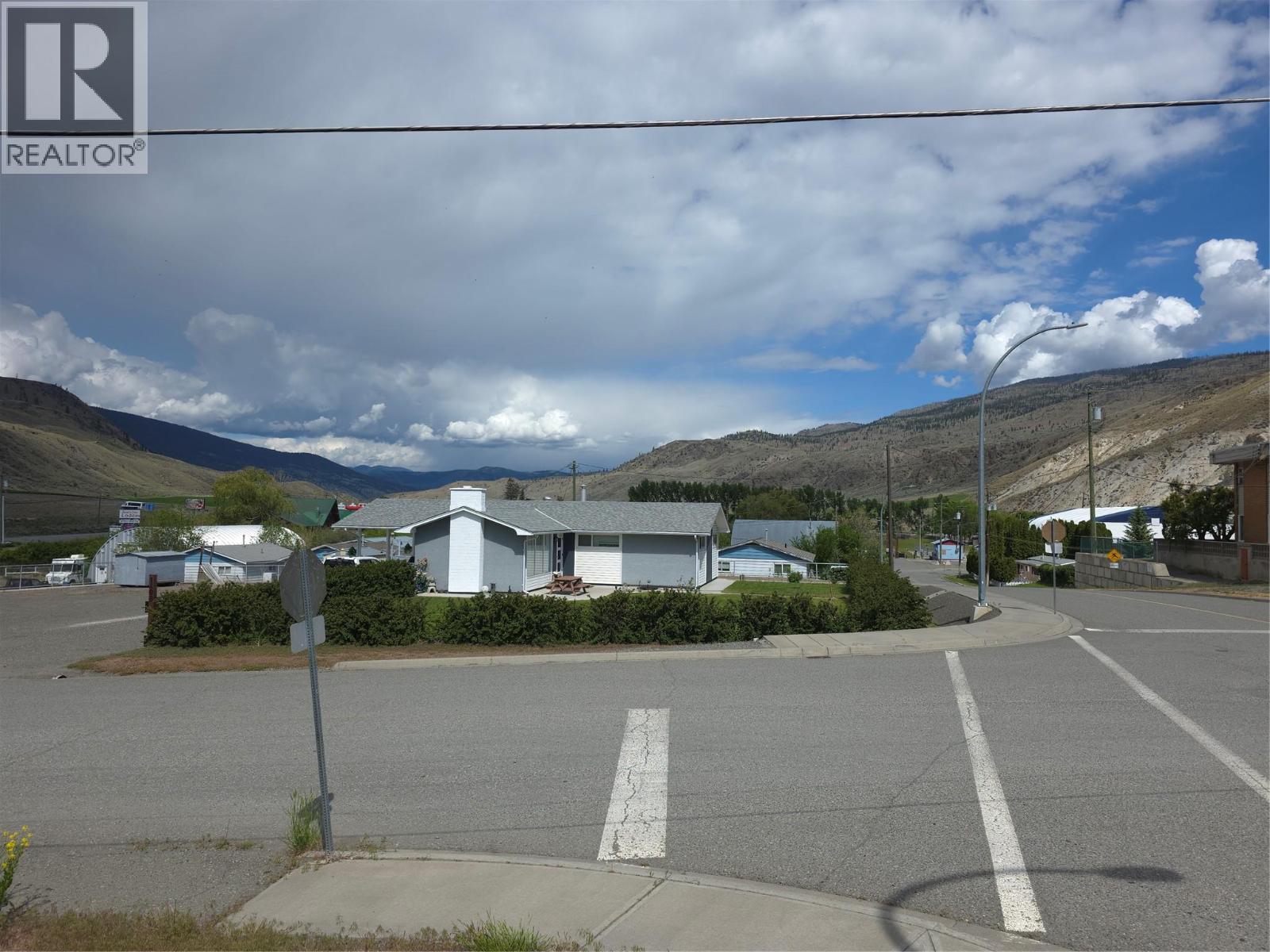 1408 Quartz Road Property Photo 7