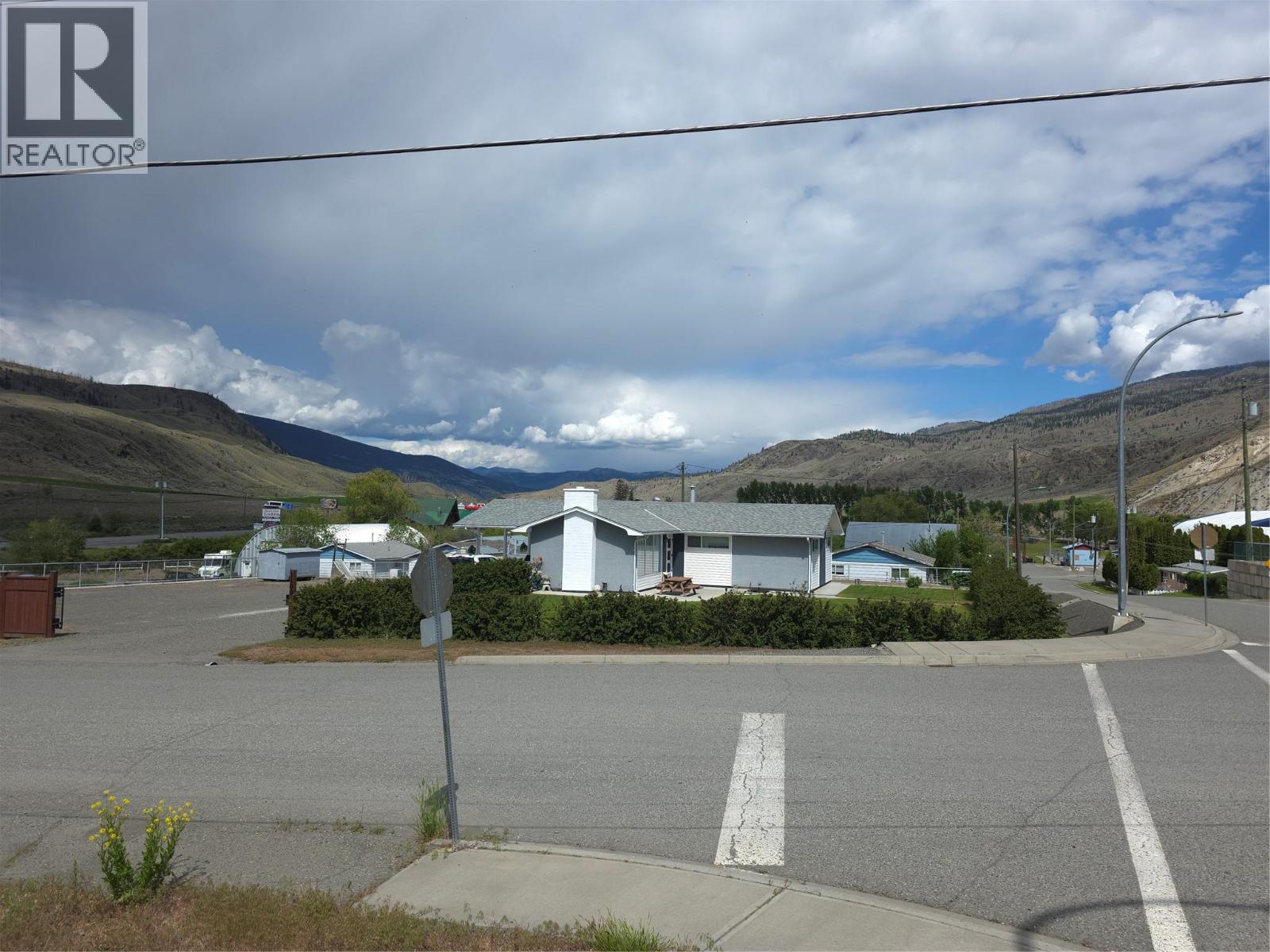 1408 Quartz Road Property Photo 8