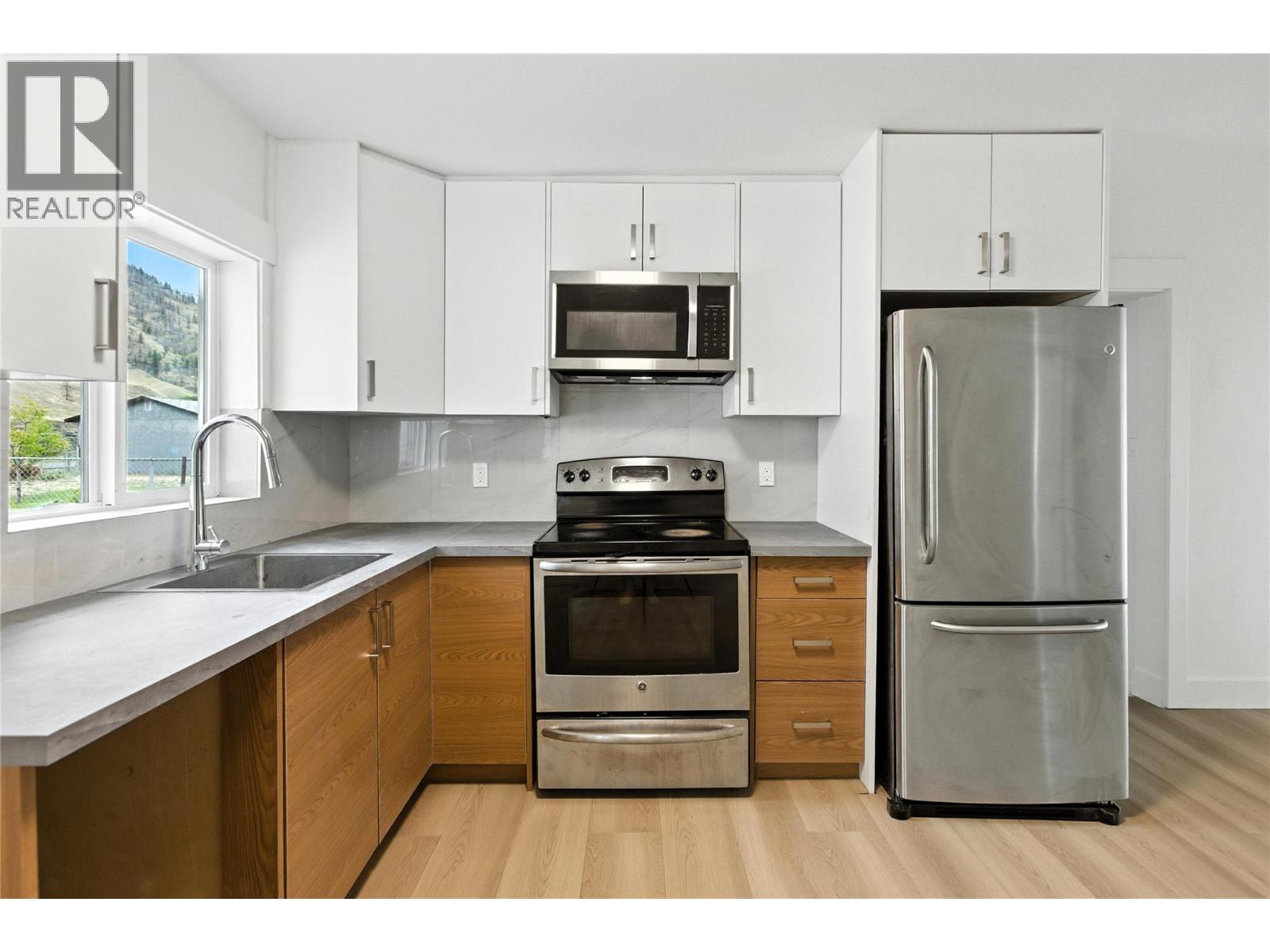 3771 Thompson View Street Property Photo 8