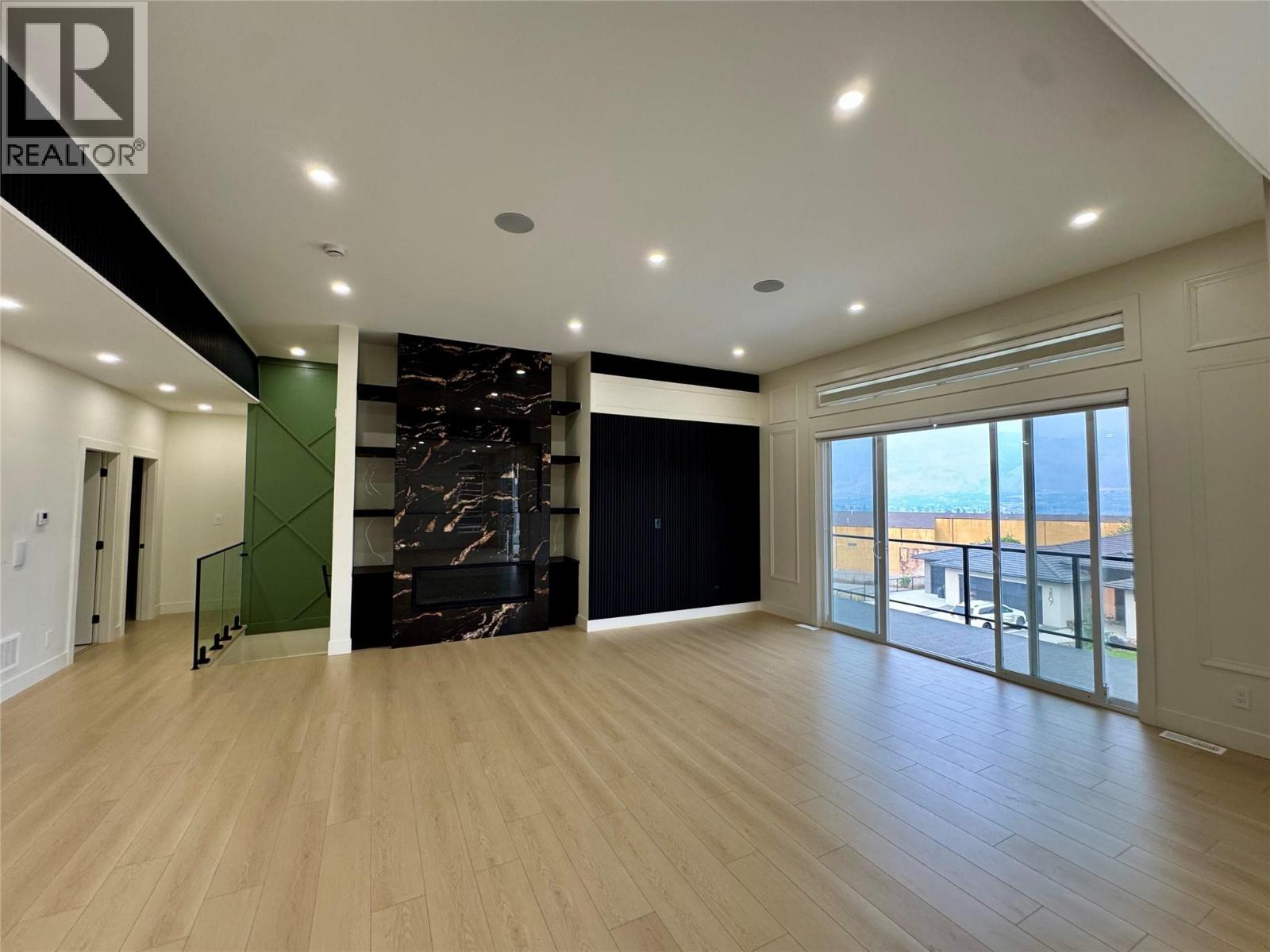 3806 Torrey Pines Drive Property Photo 8