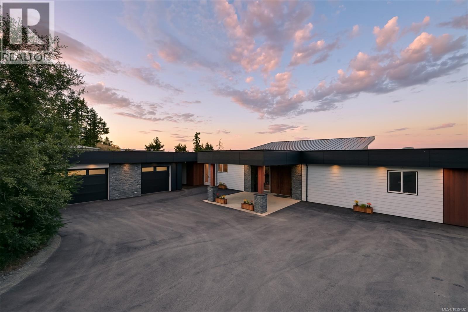 3979 Goldstream Heights Dr Property Photo 3