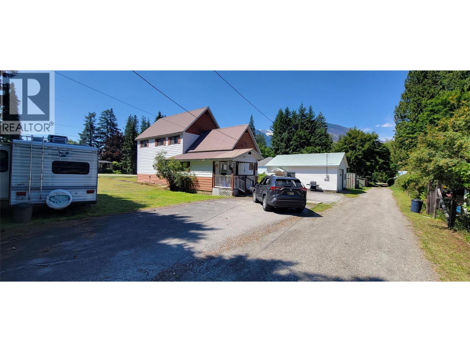 318 8th Avenue Property Photo 1