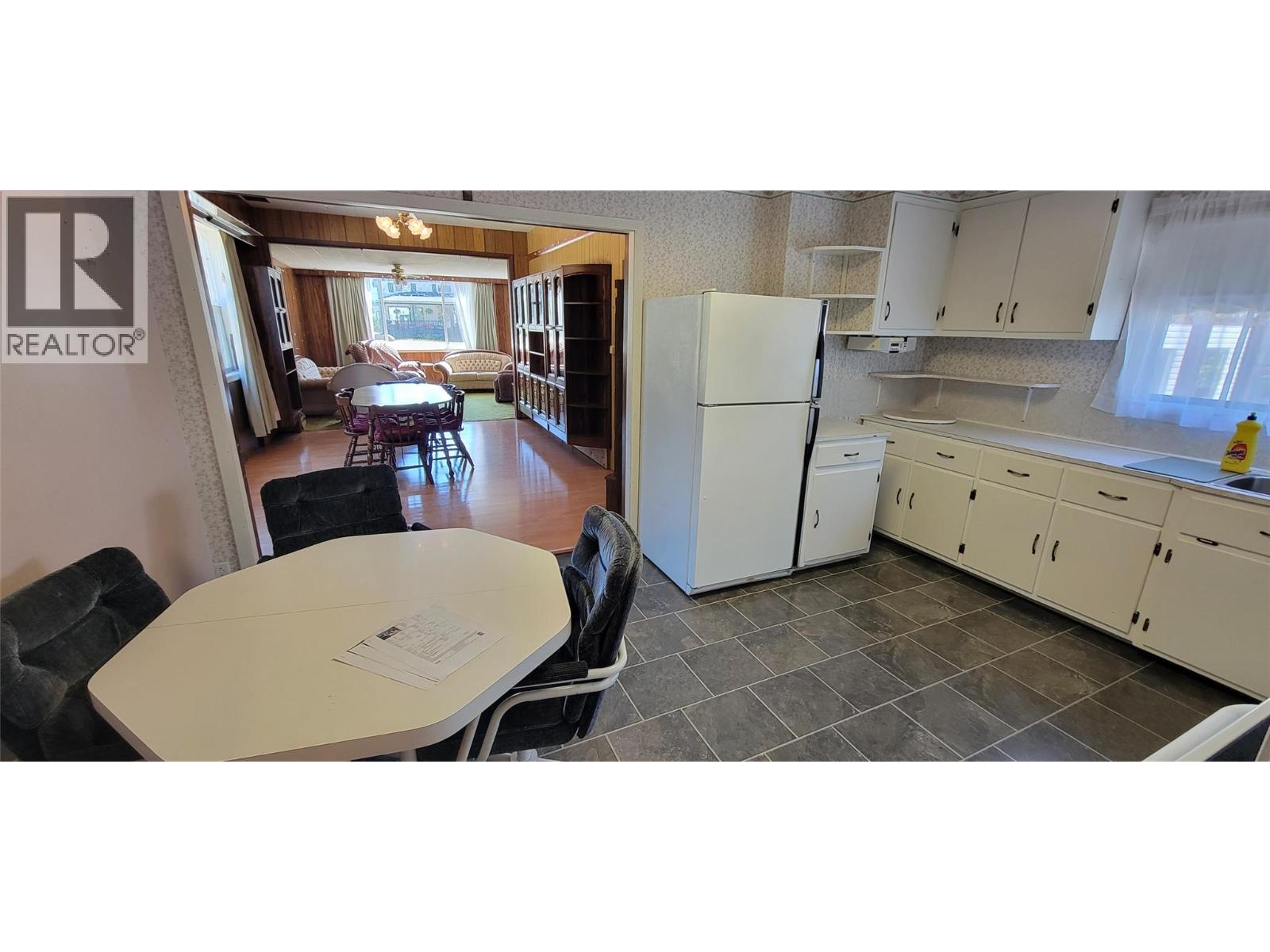 318 8th Avenue Property Photo 14