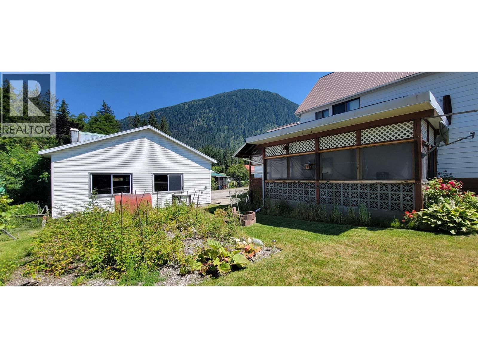 318 8th Avenue Property Photo 45