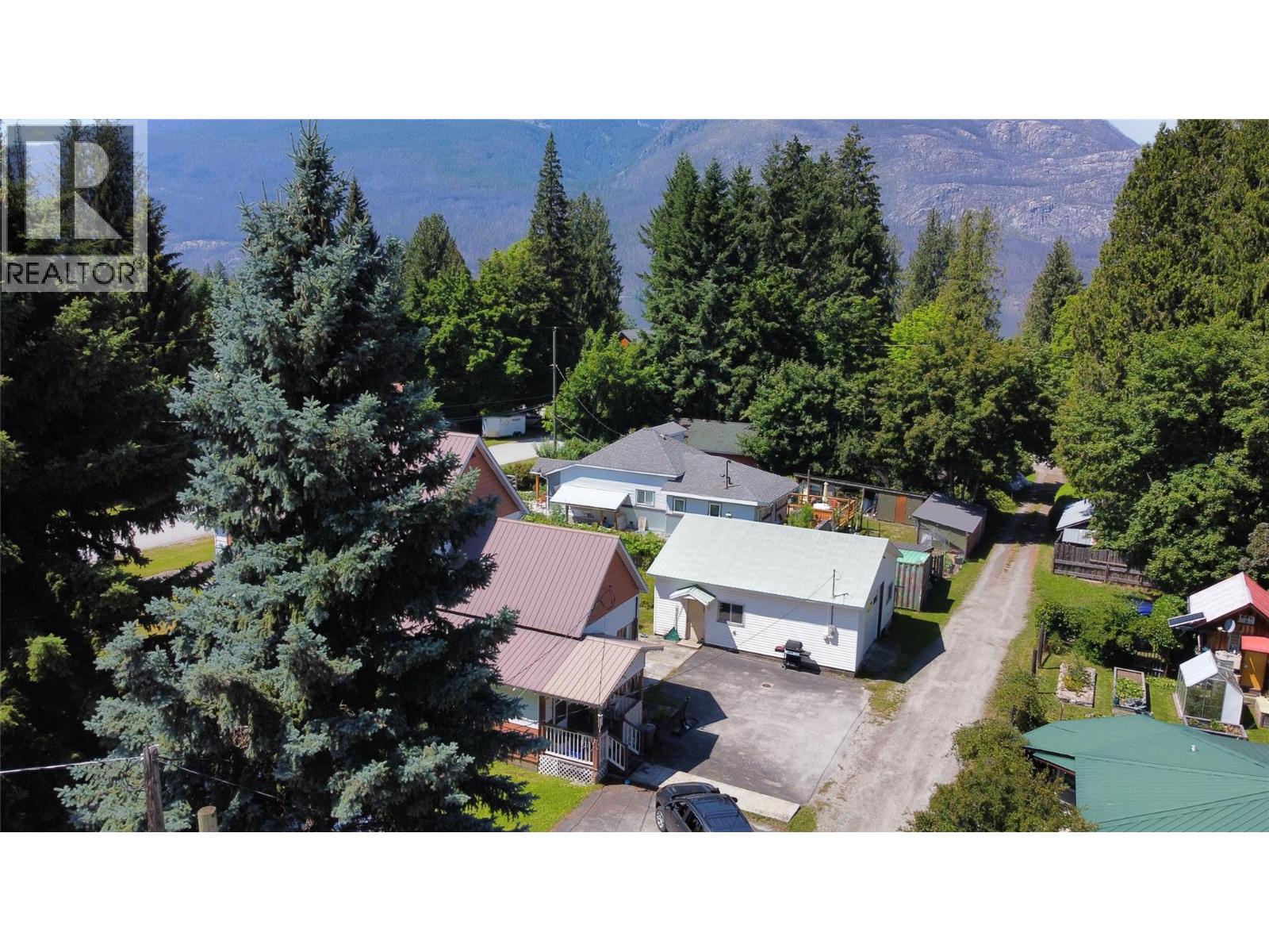 318 8th Avenue Property Photo 49