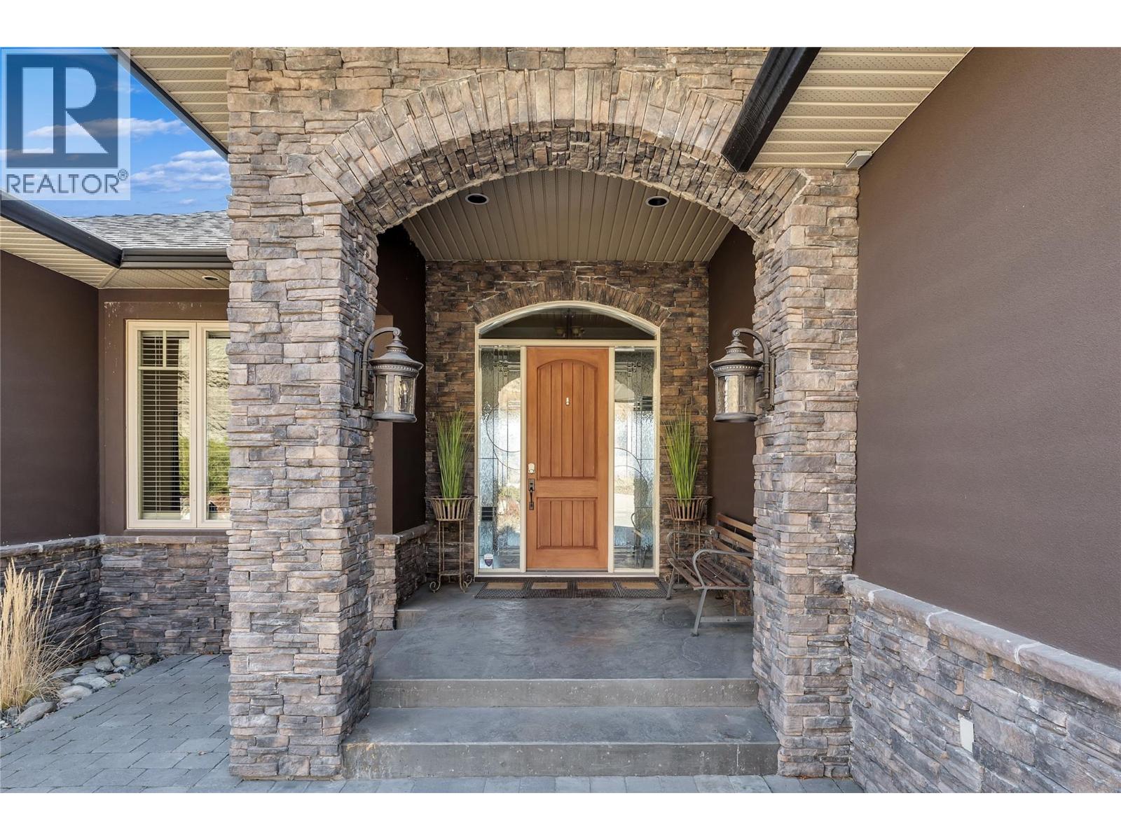 1487 Pinot Gris Drive Property Photo 4