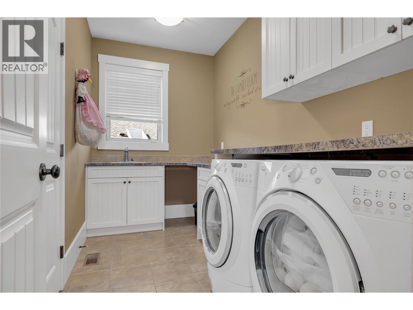 1487 Pinot Gris Drive Property Photo 19