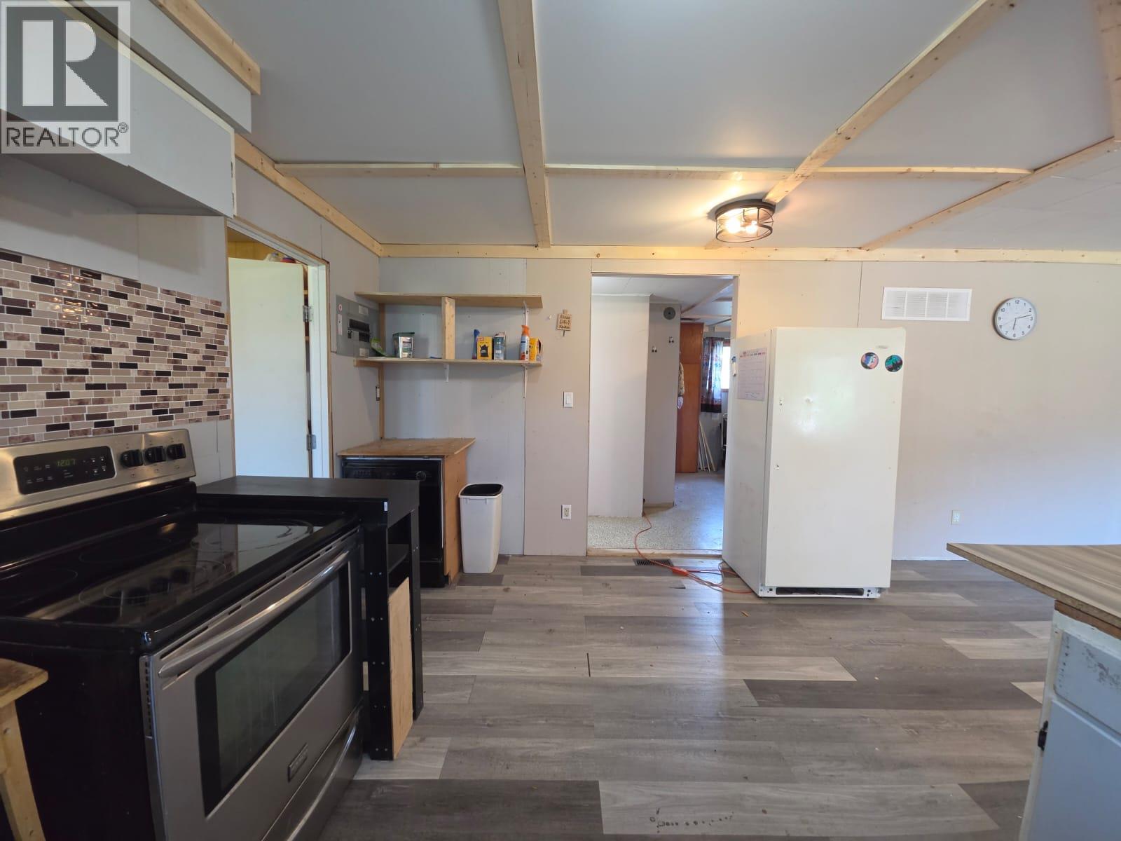 5208 47 Avenue Nw Property Photo 11