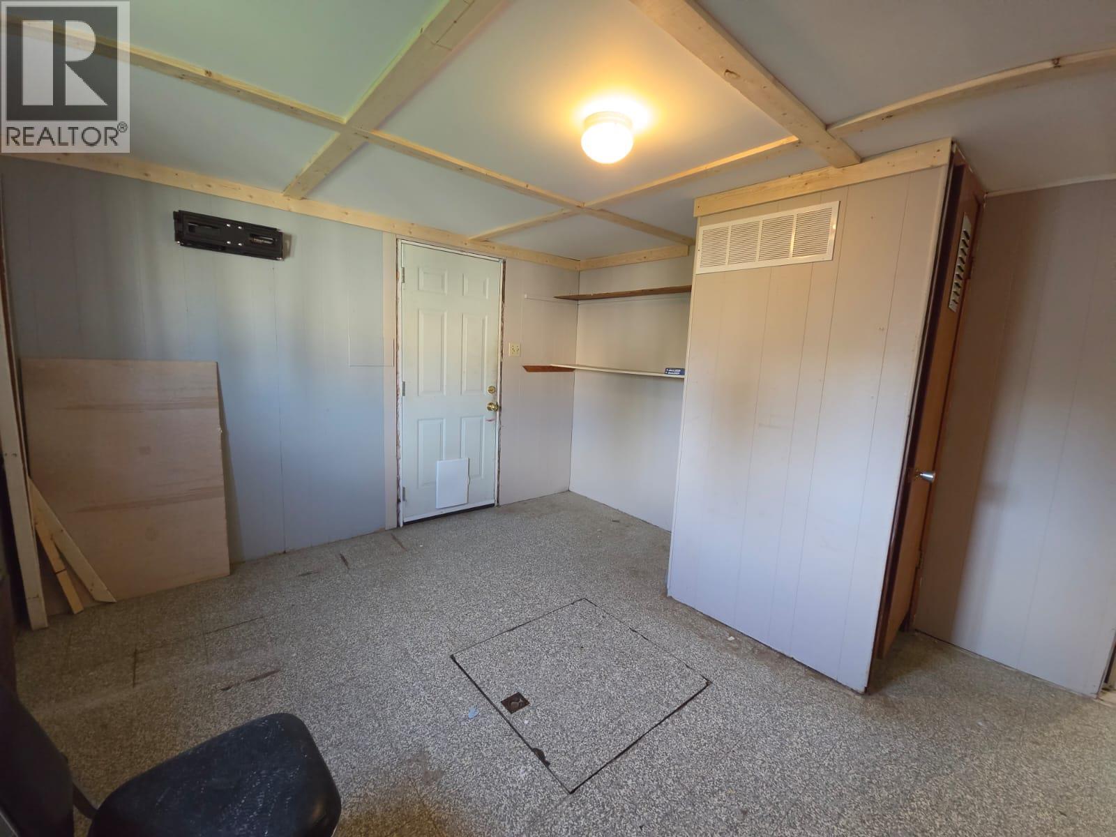 5208 47 Avenue Nw Property Photo 13