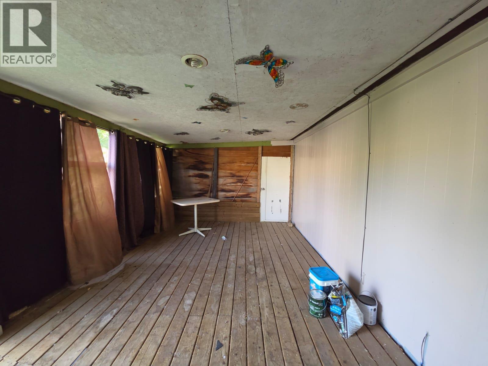 5208 47 Avenue Nw Property Photo 18