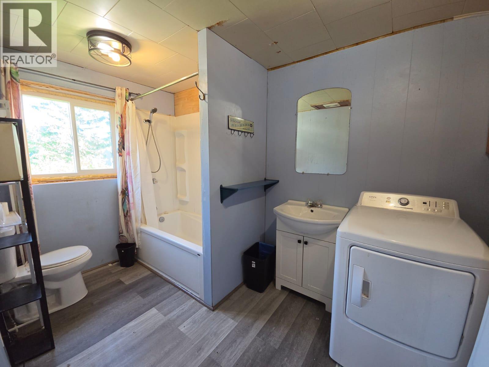 5208 47 Avenue Nw Property Photo 24
