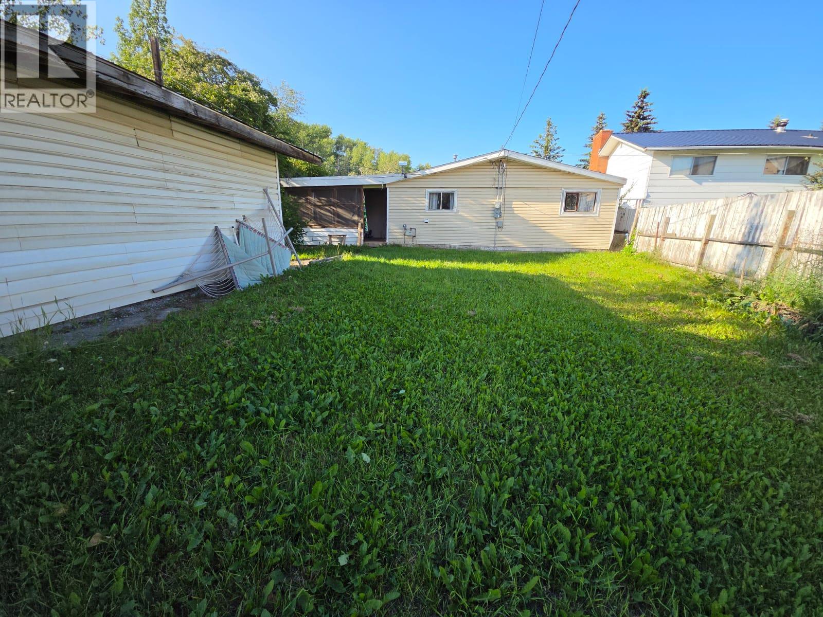 5208 47 Avenue Nw Property Photo 28