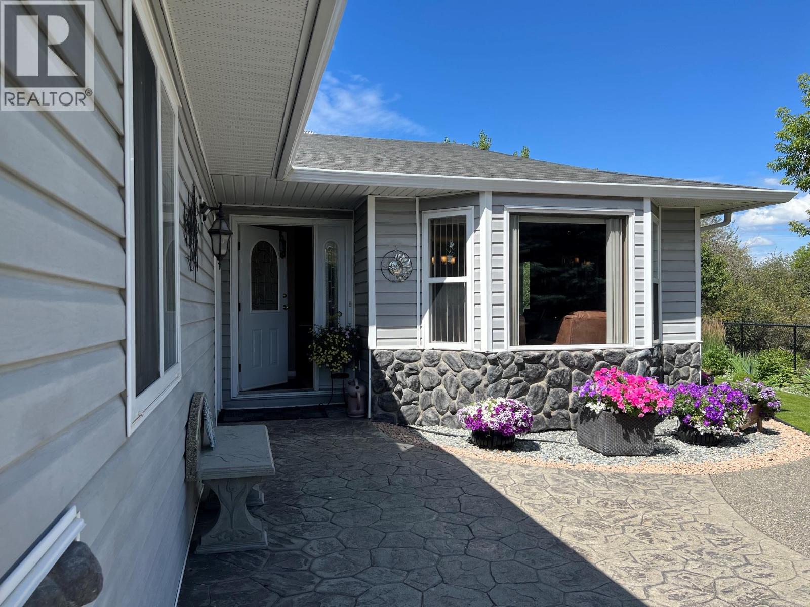 660 6th Avenue Property Photo 1