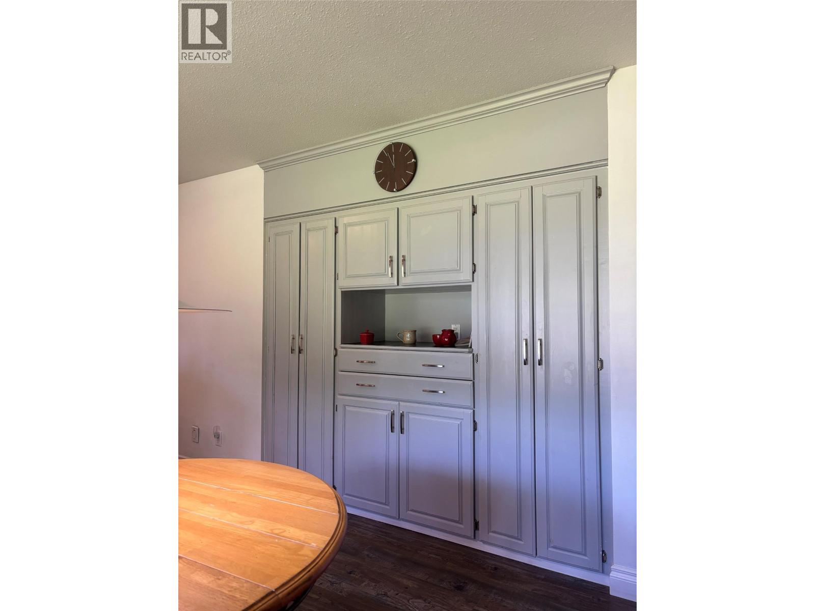 5045 Schubert Road Property Photo 11