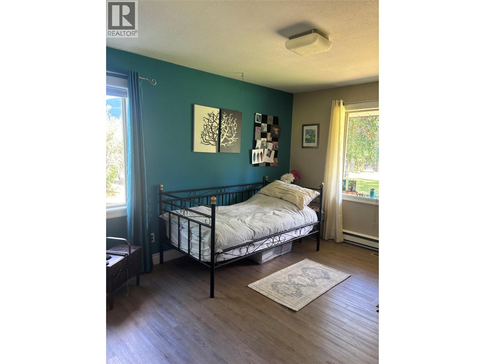 5045 Schubert Road Property Photo 23