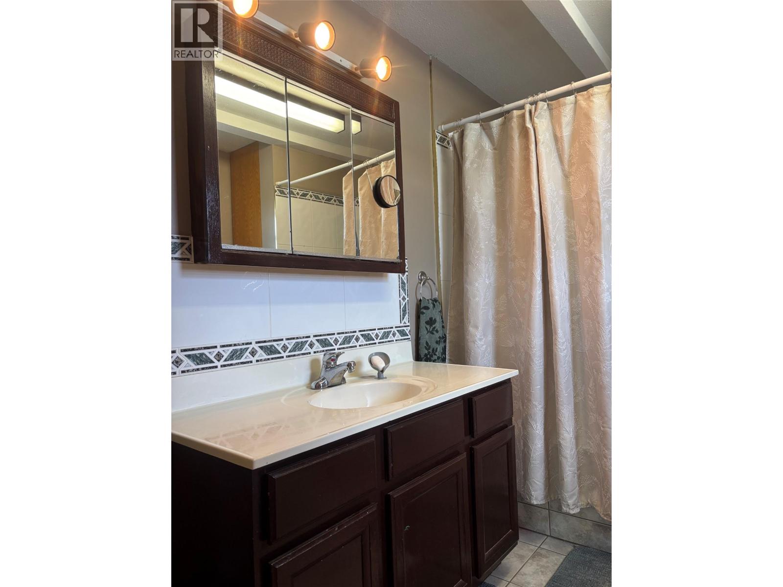 5045 Schubert Road Property Photo 28