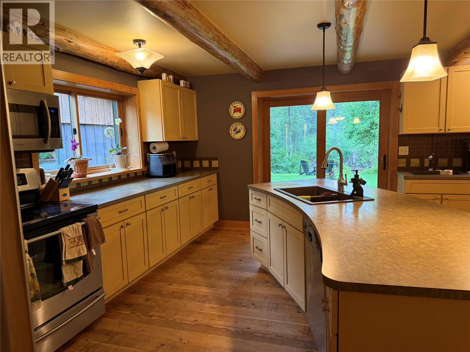 9655 Granby Road Property Photo 12